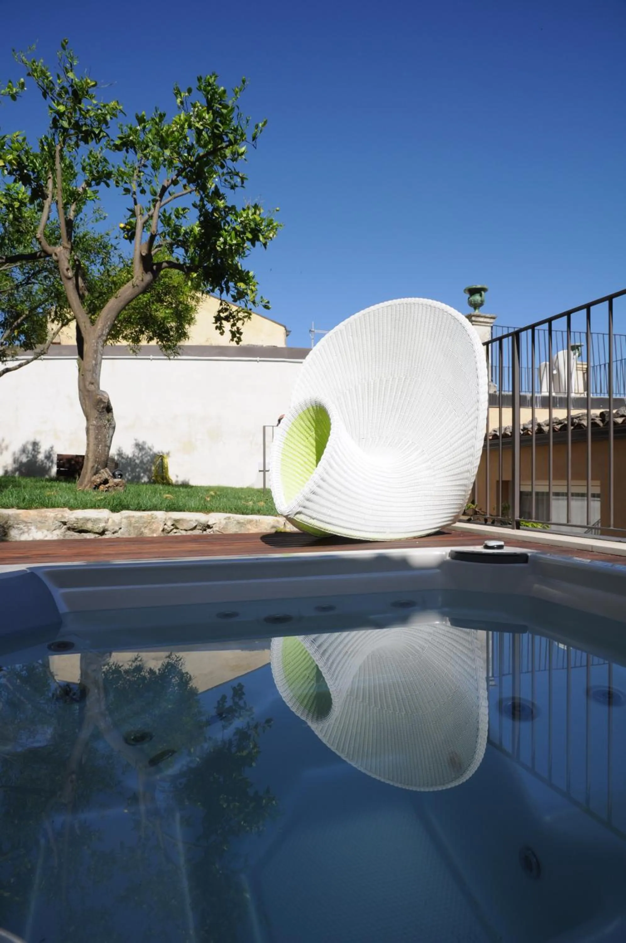 Pool view in Iblainsuite