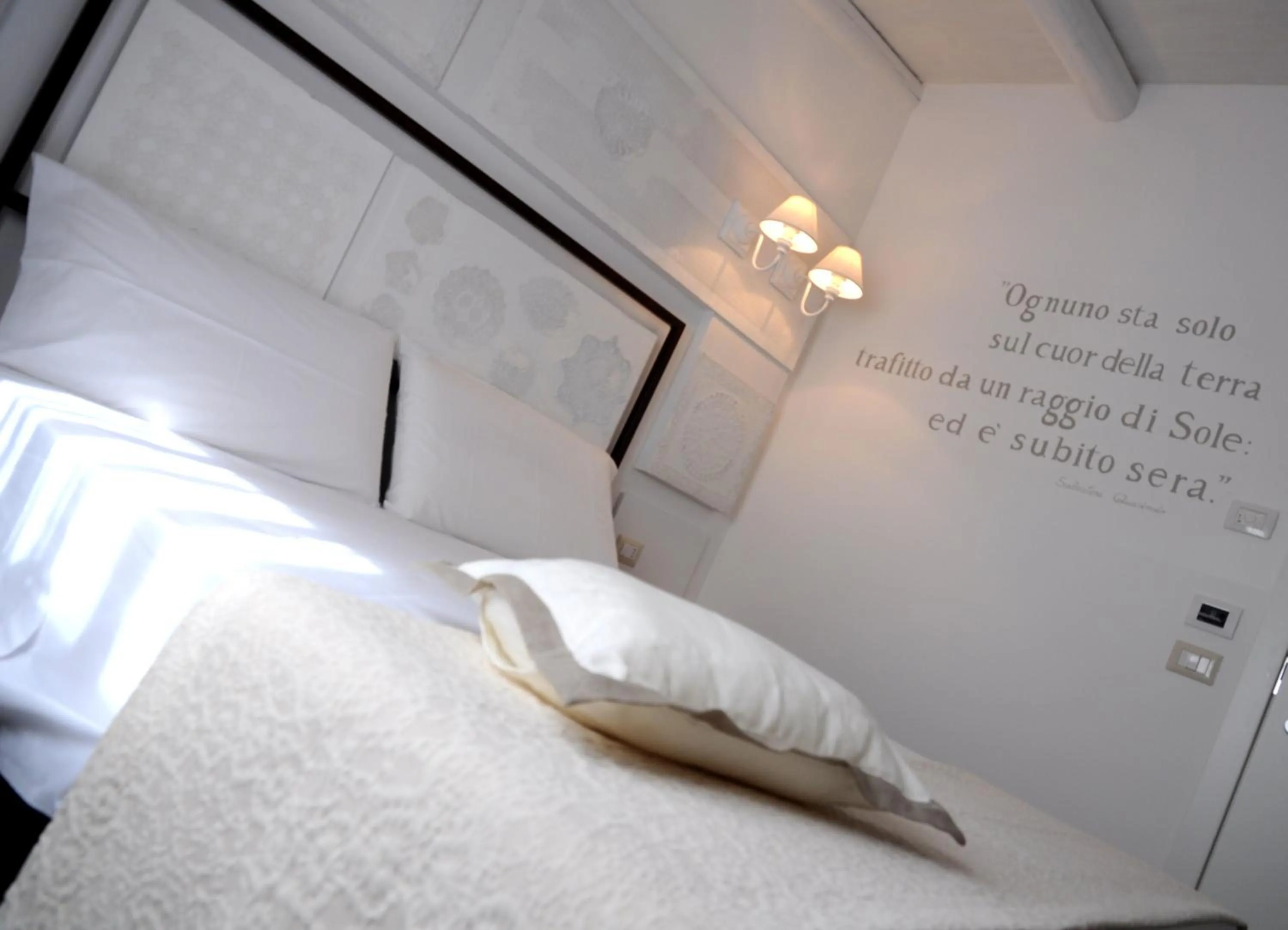 Decorative detail, Bed in Iblainsuite