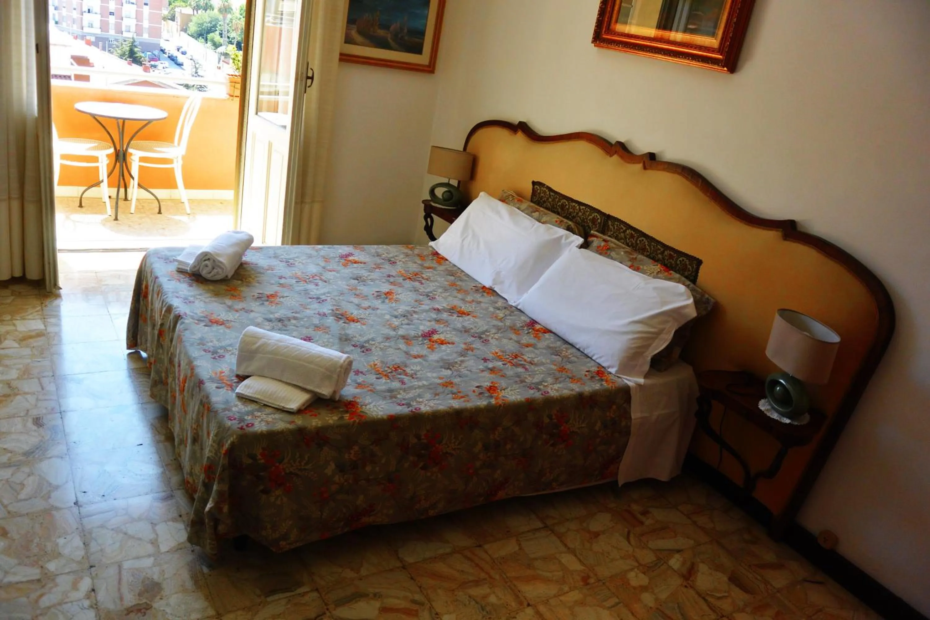Photo of the whole room, Bed in Superpanoramico