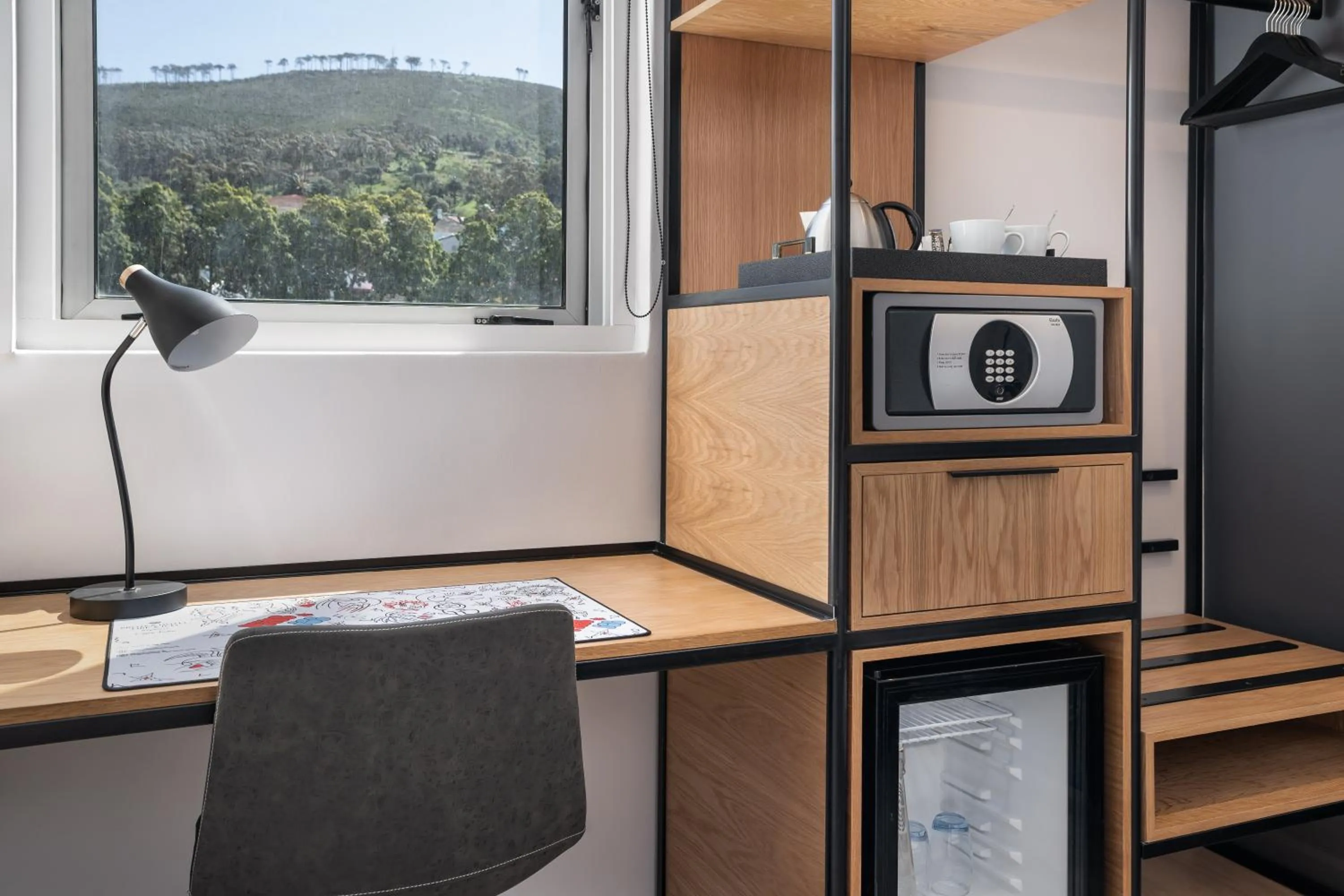 Coffee/tea facilities in Protea Hotel Fire & Ice by Marriott Cape Town