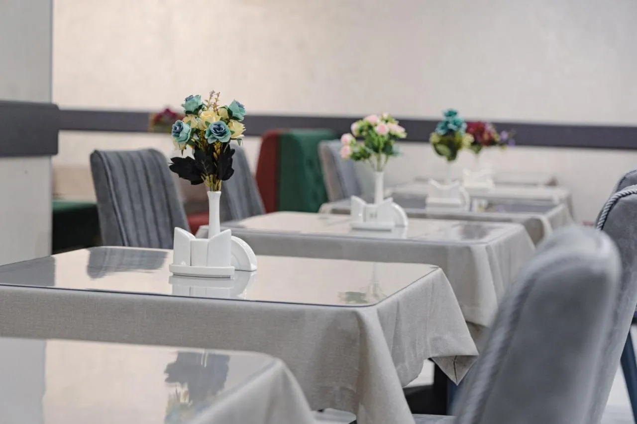 Restaurant/places to eat in Art Royal