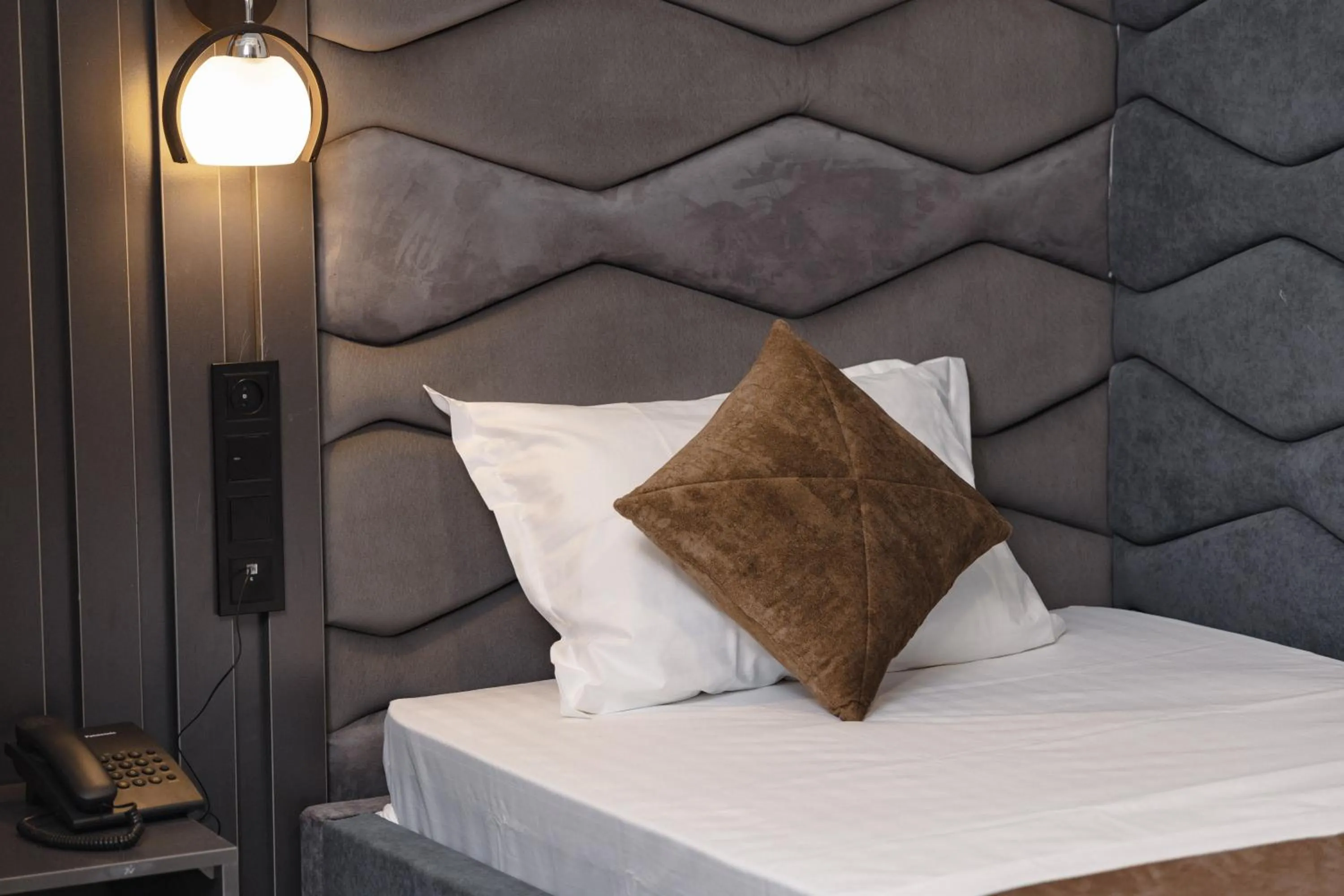 Photo of the whole room, Bed in Art Royal