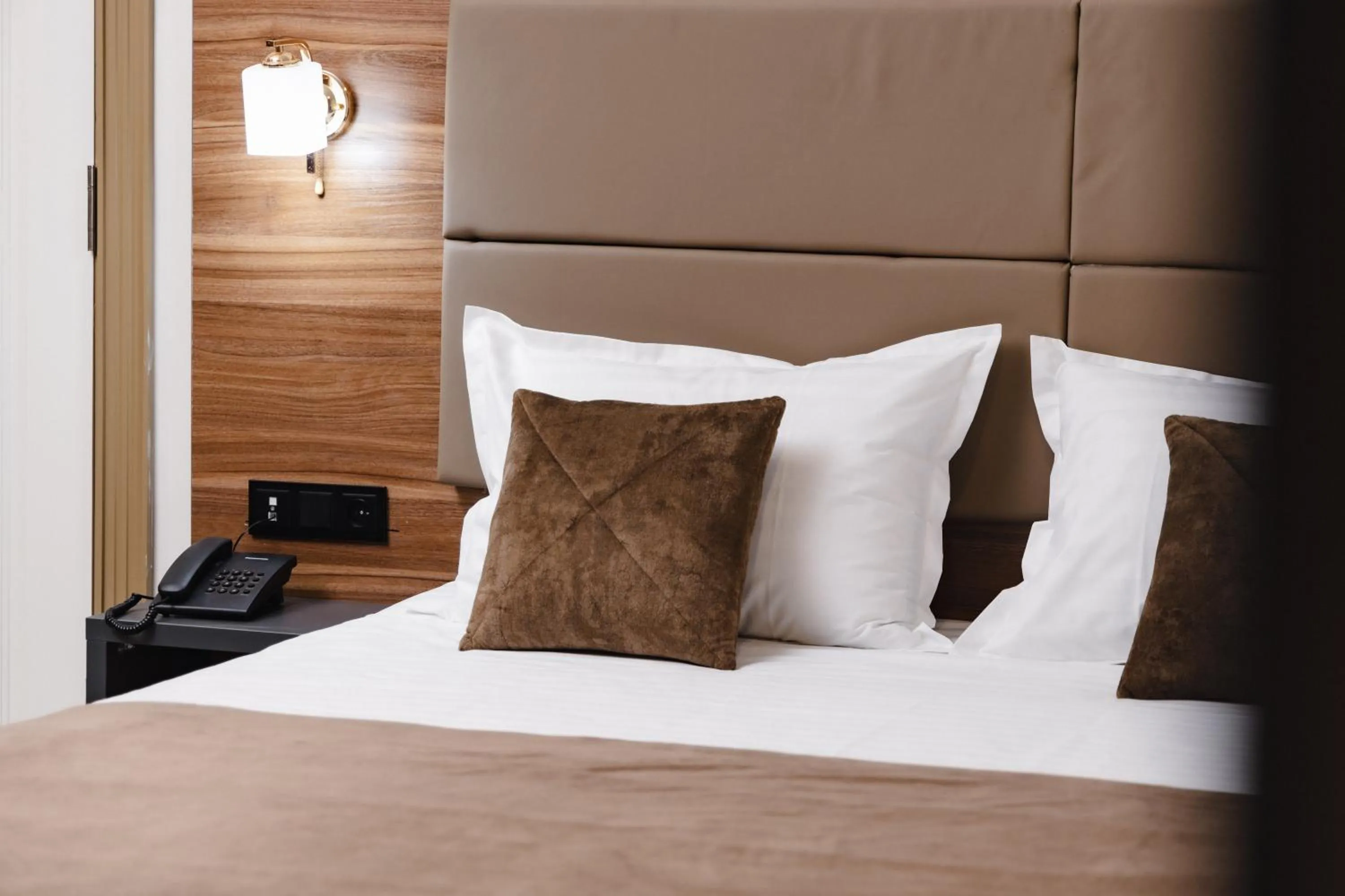 Photo of the whole room, Bed in Art Royal