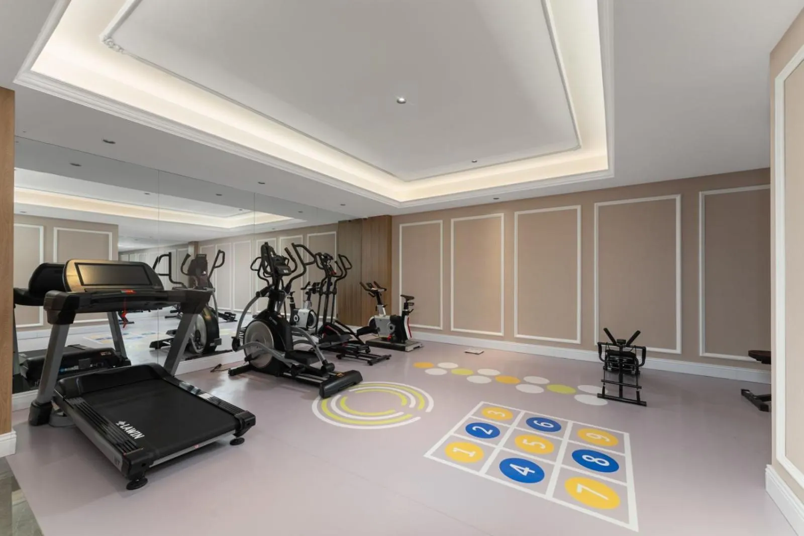 Fitness centre/facilities in Vienna International Hotel Shanghai Hongqiao International Exhibition Center Cao'an Road Branch