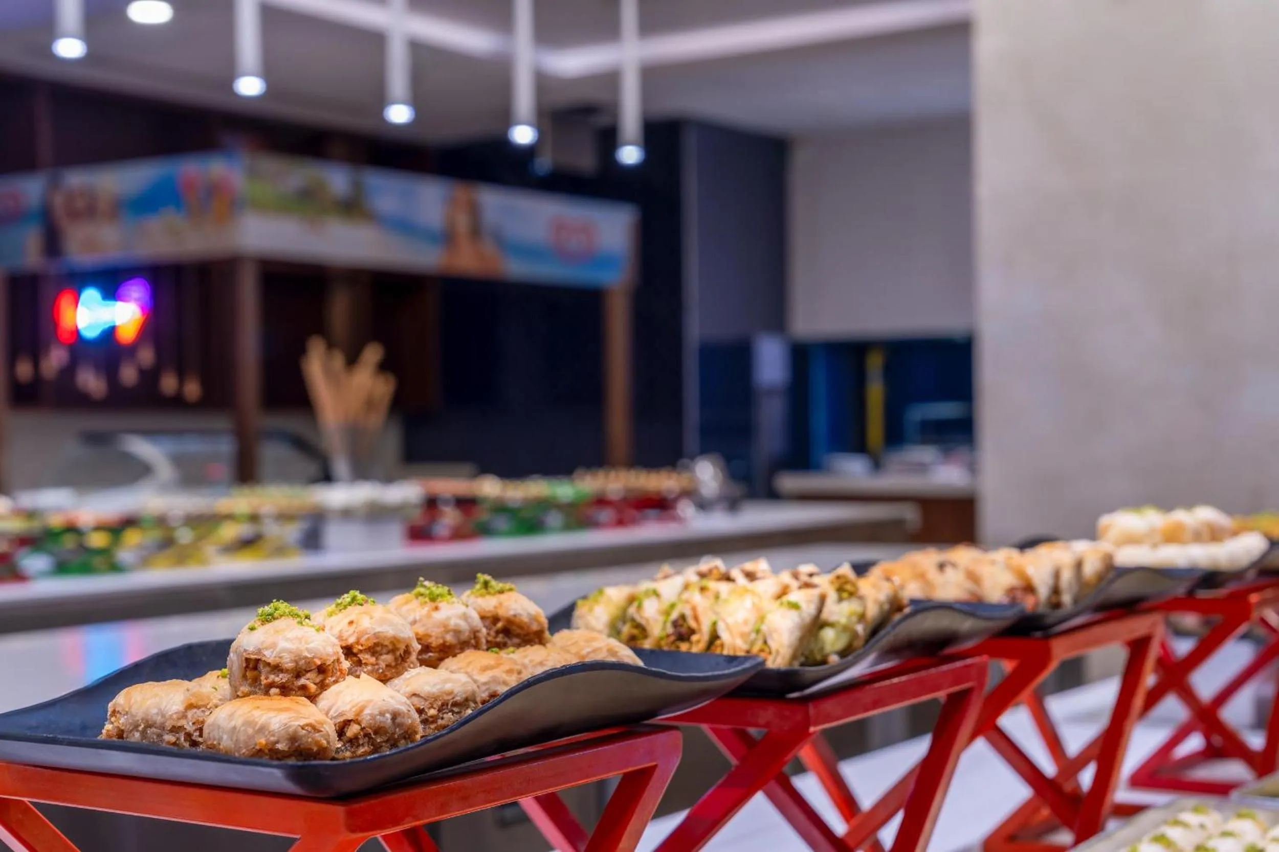 Restaurant/places to eat in Trendy Lara