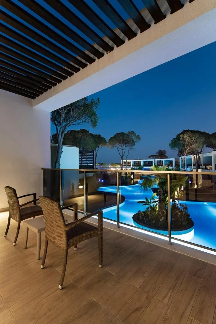 Garden Family Suite with Pool View / Garden View in Trendy Lara