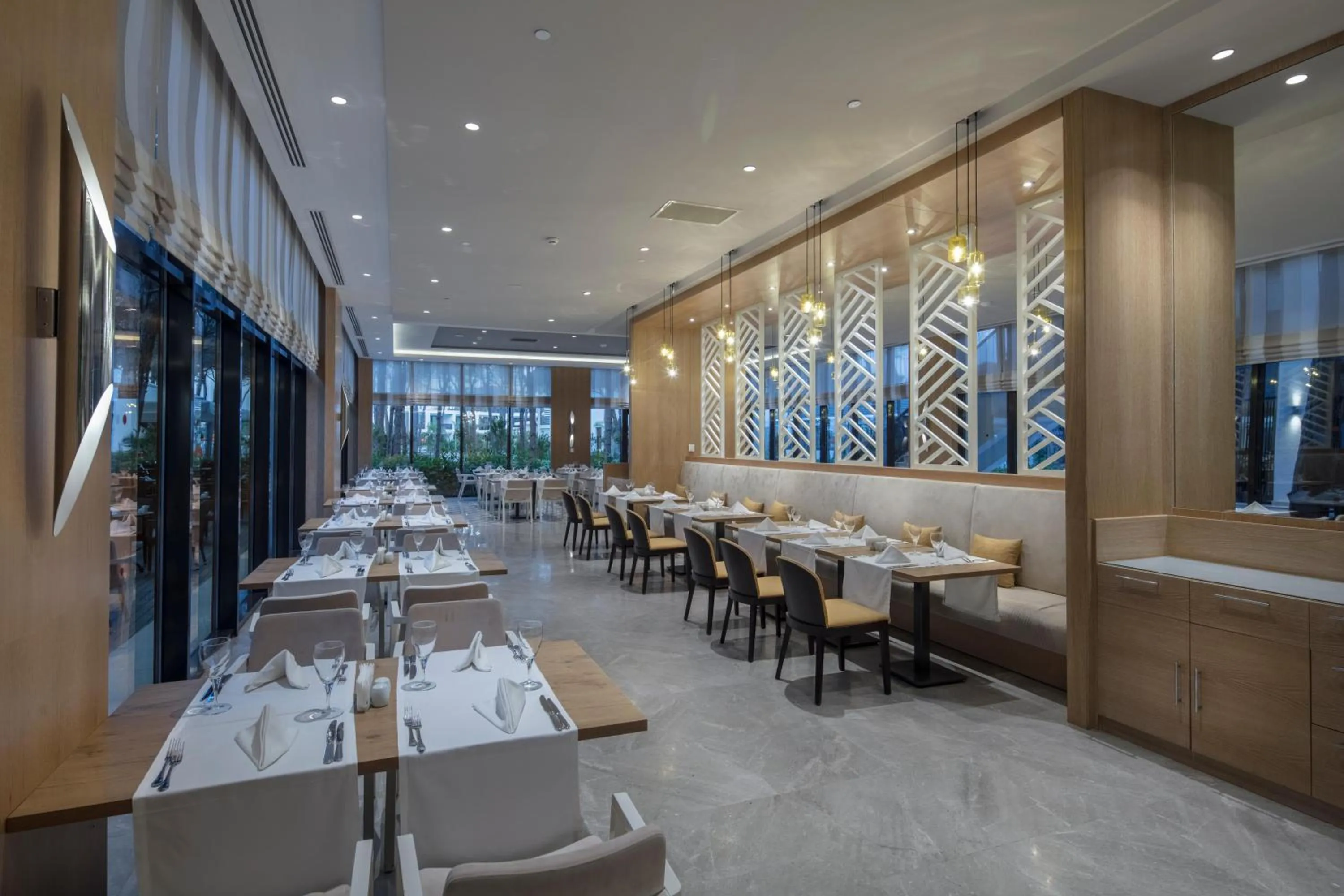 Restaurant/places to eat in Trendy Lara