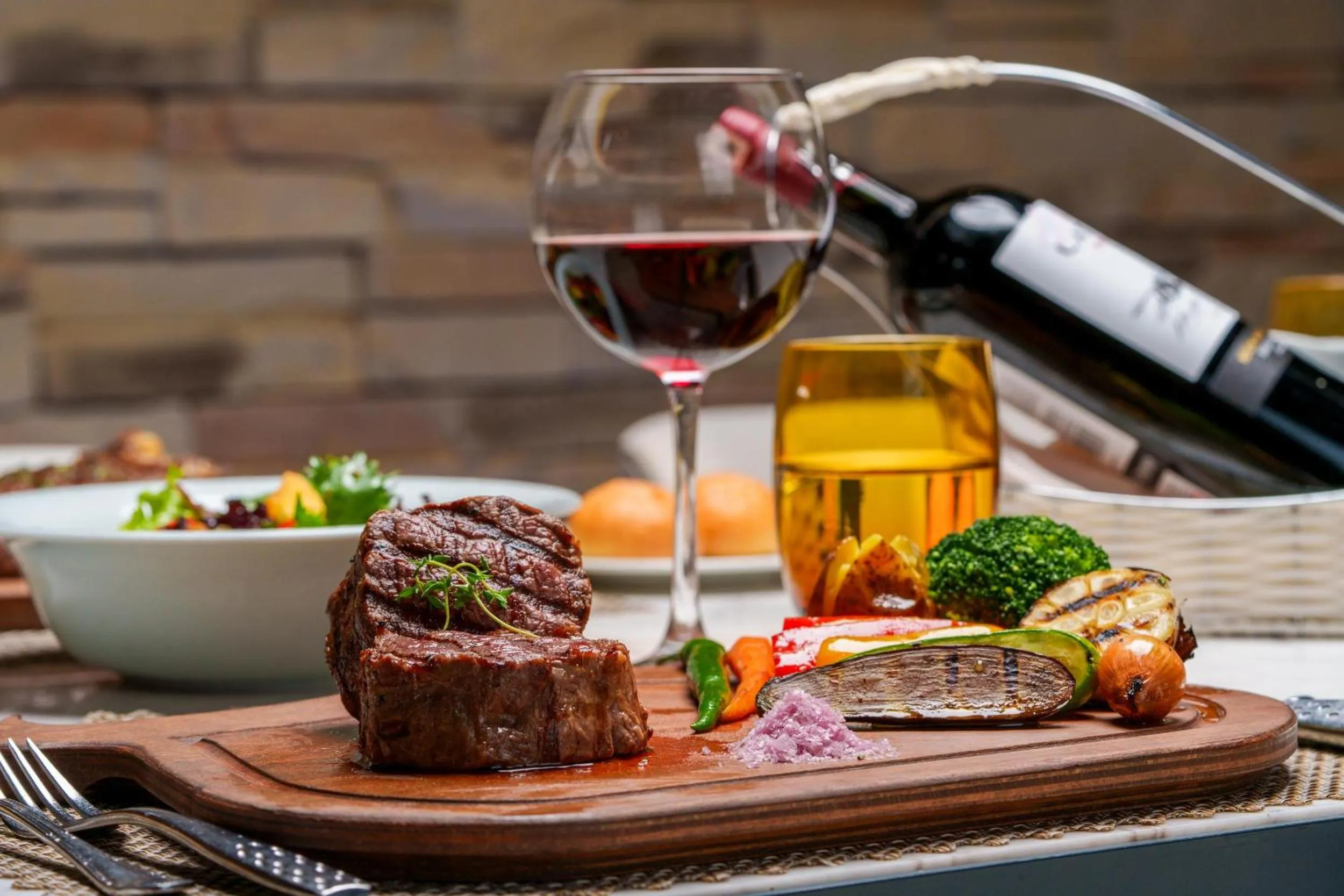 Restaurant/places to eat in Trendy Lara