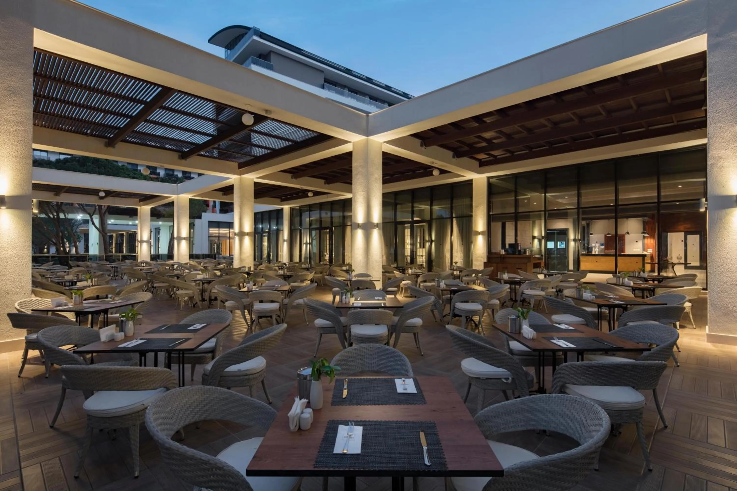 Restaurant/places to eat in Trendy Lara