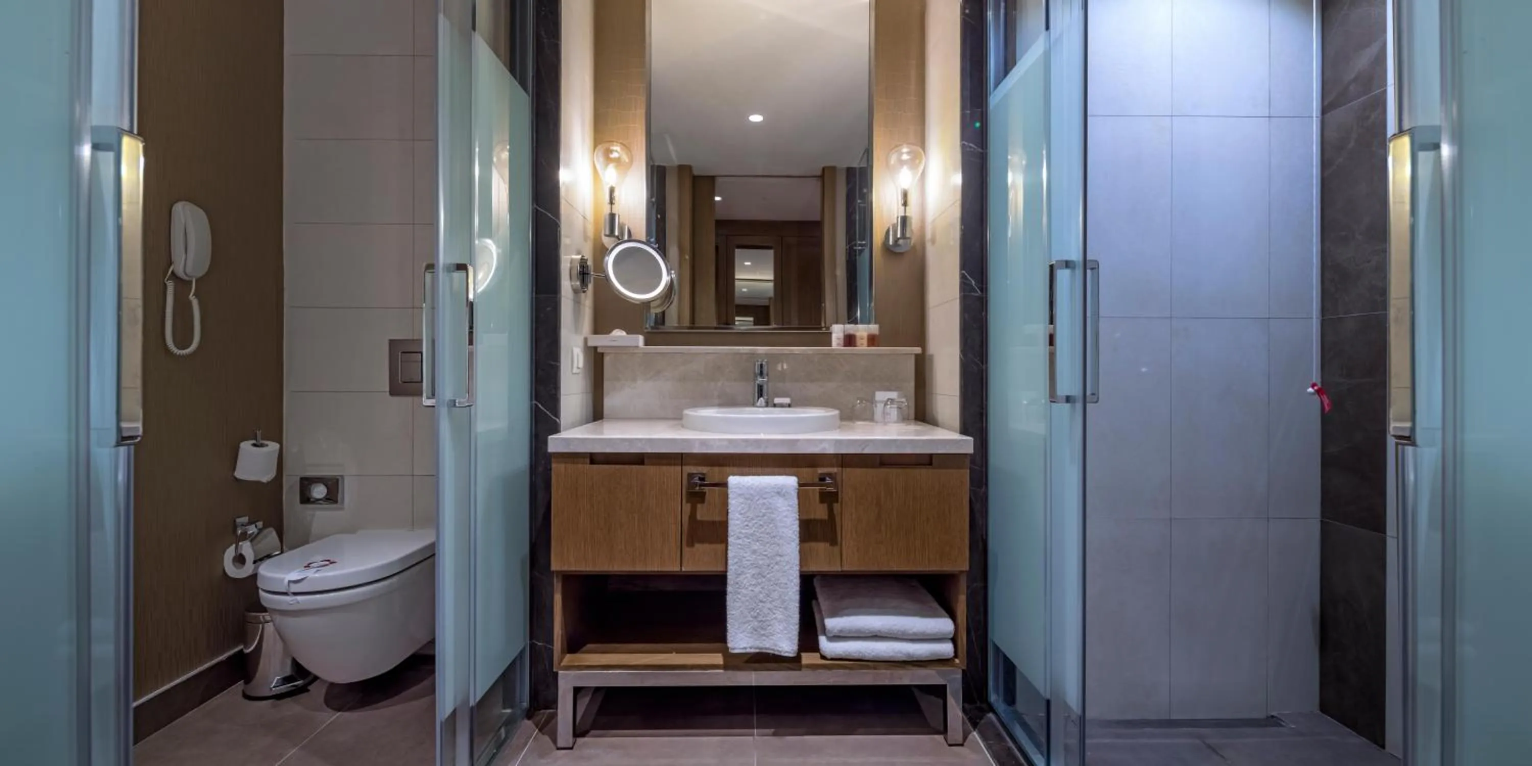 Bathroom in Trendy Lara