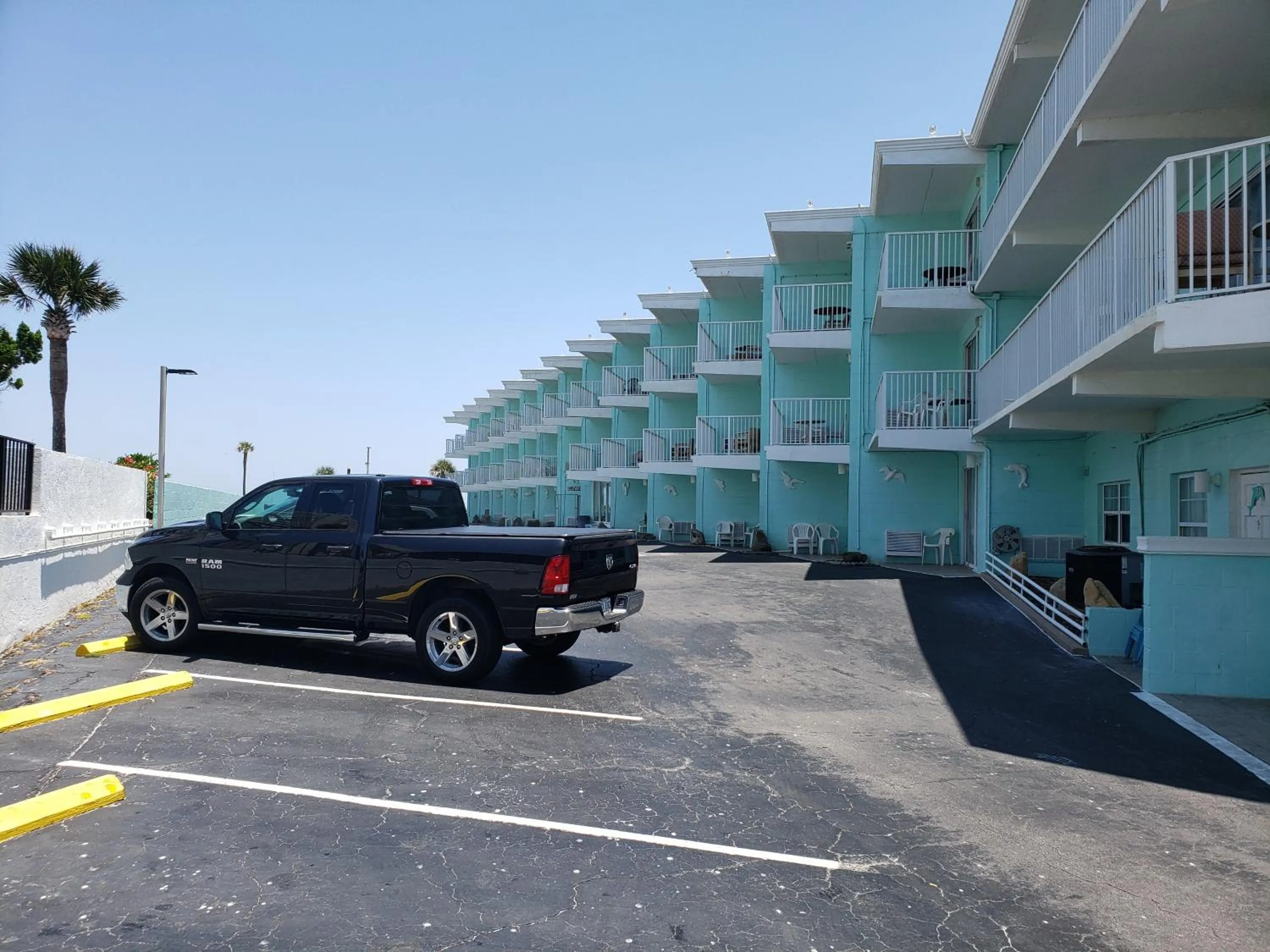 Parking in SeaScape Inn - Daytona Beach Shores