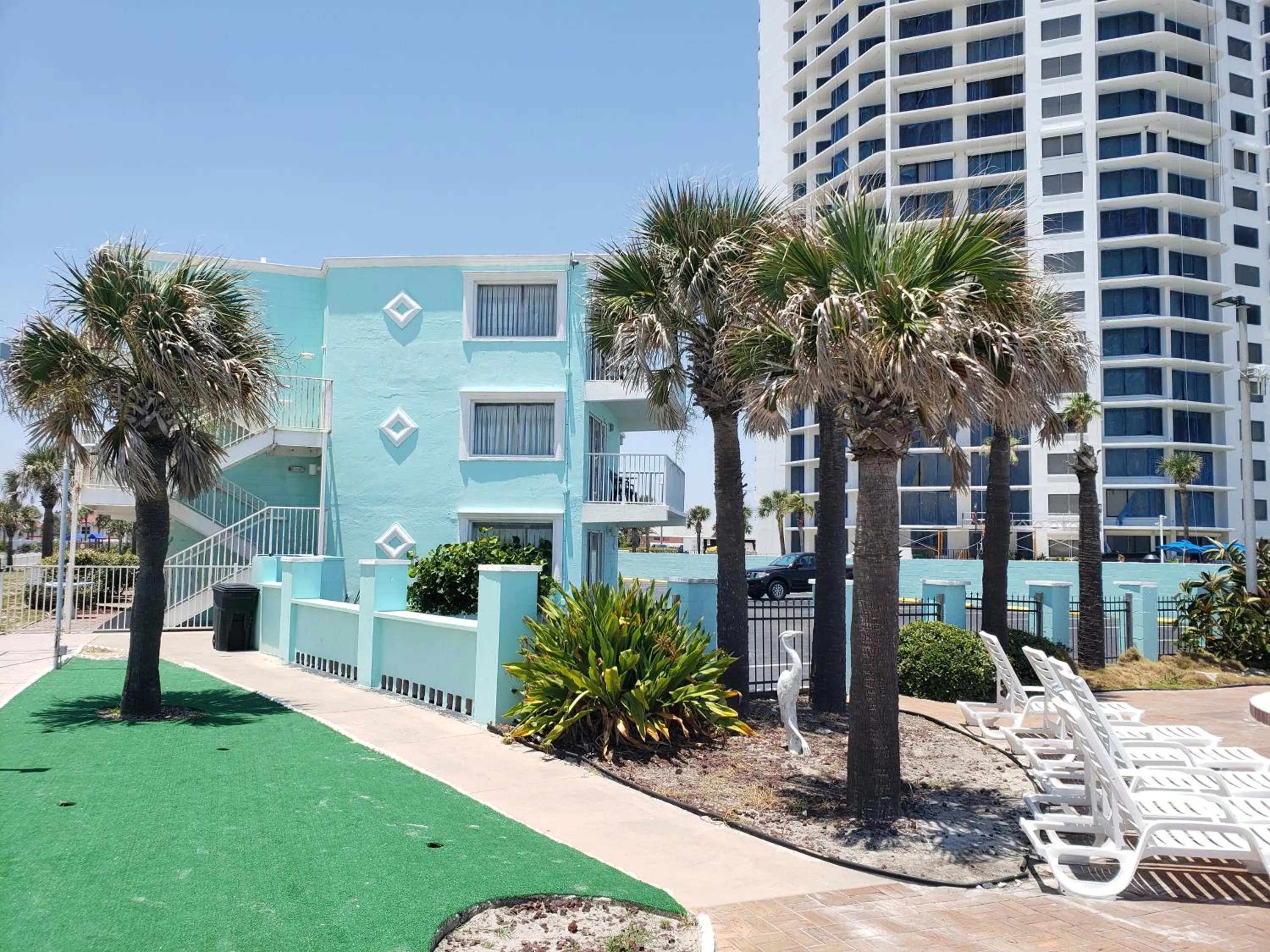 Property building in SeaScape Inn - Daytona Beach Shores