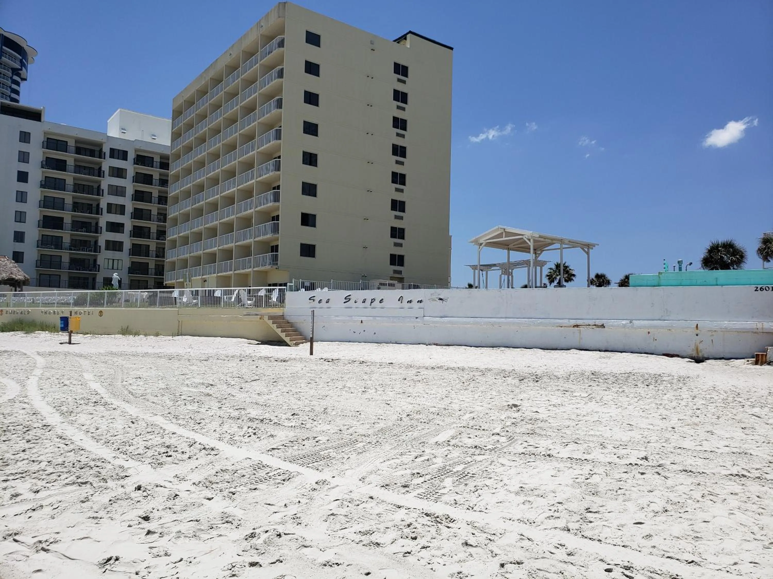 Property building in SeaScape Inn - Daytona Beach Shores