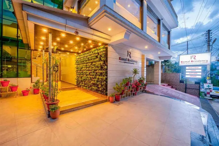 Facade/entrance in Kamal Residency