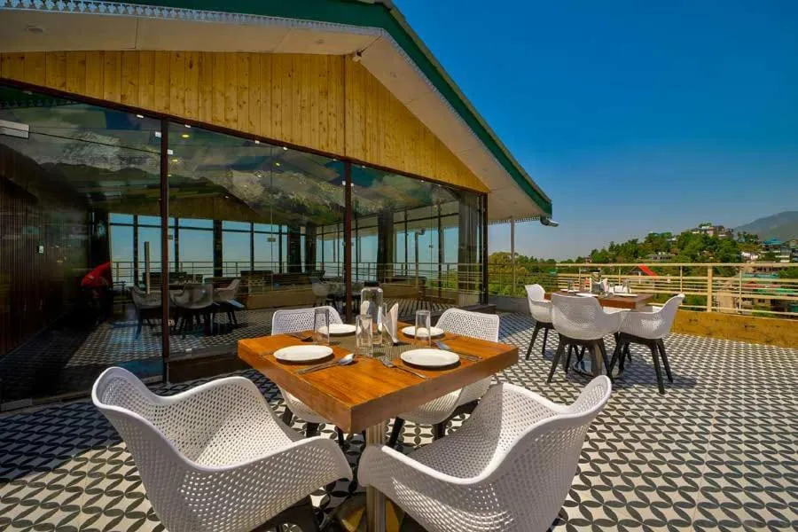 Restaurant/places to eat in Kamal Residency