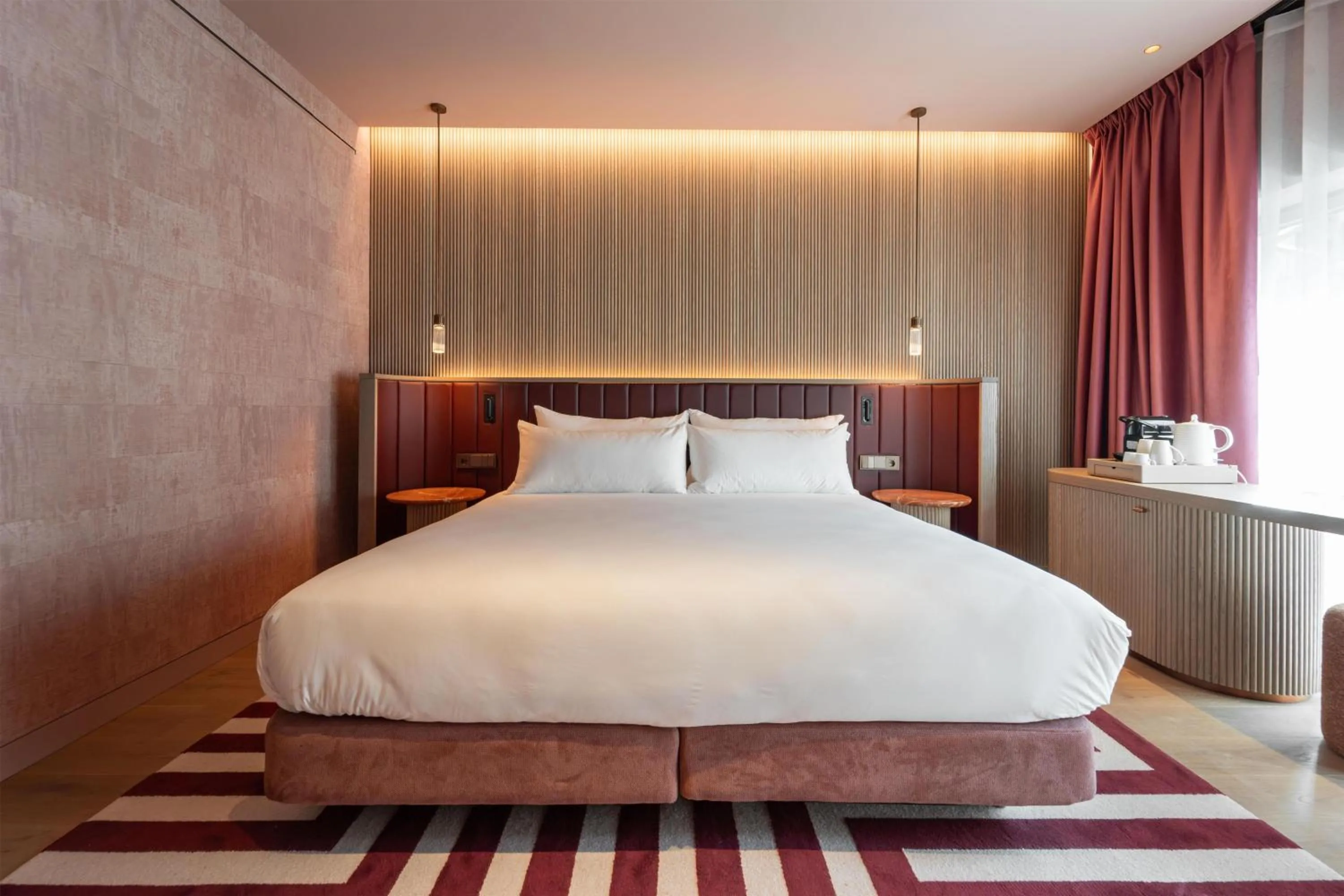 King Room - Gallery - Mobility Access in Hotel Palacio Bellas Artes San Sebastian, Curio Collection by Hilton