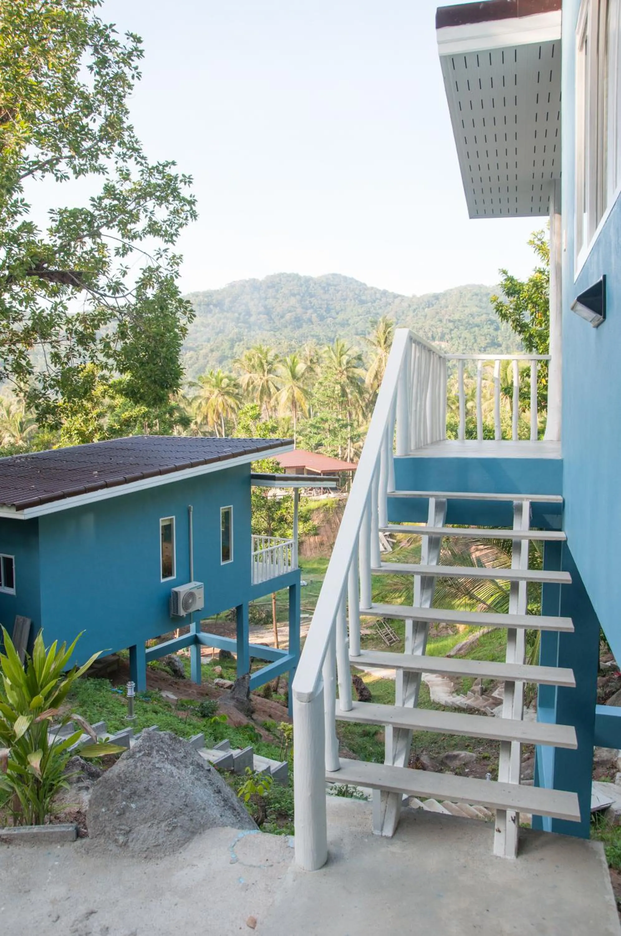 Photo of the whole room in Kiri Tawan