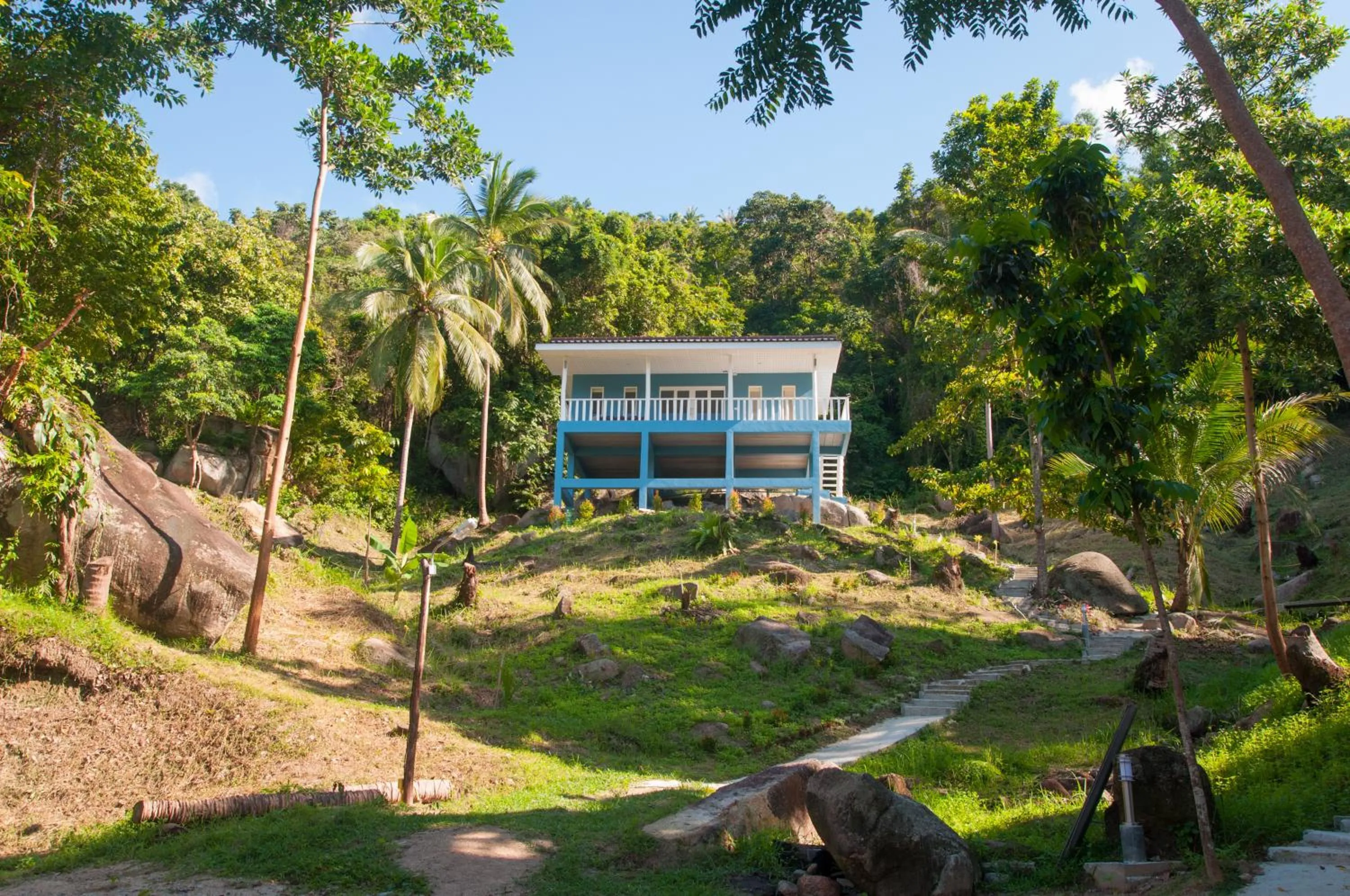 Photo of the whole room in Kiri Tawan