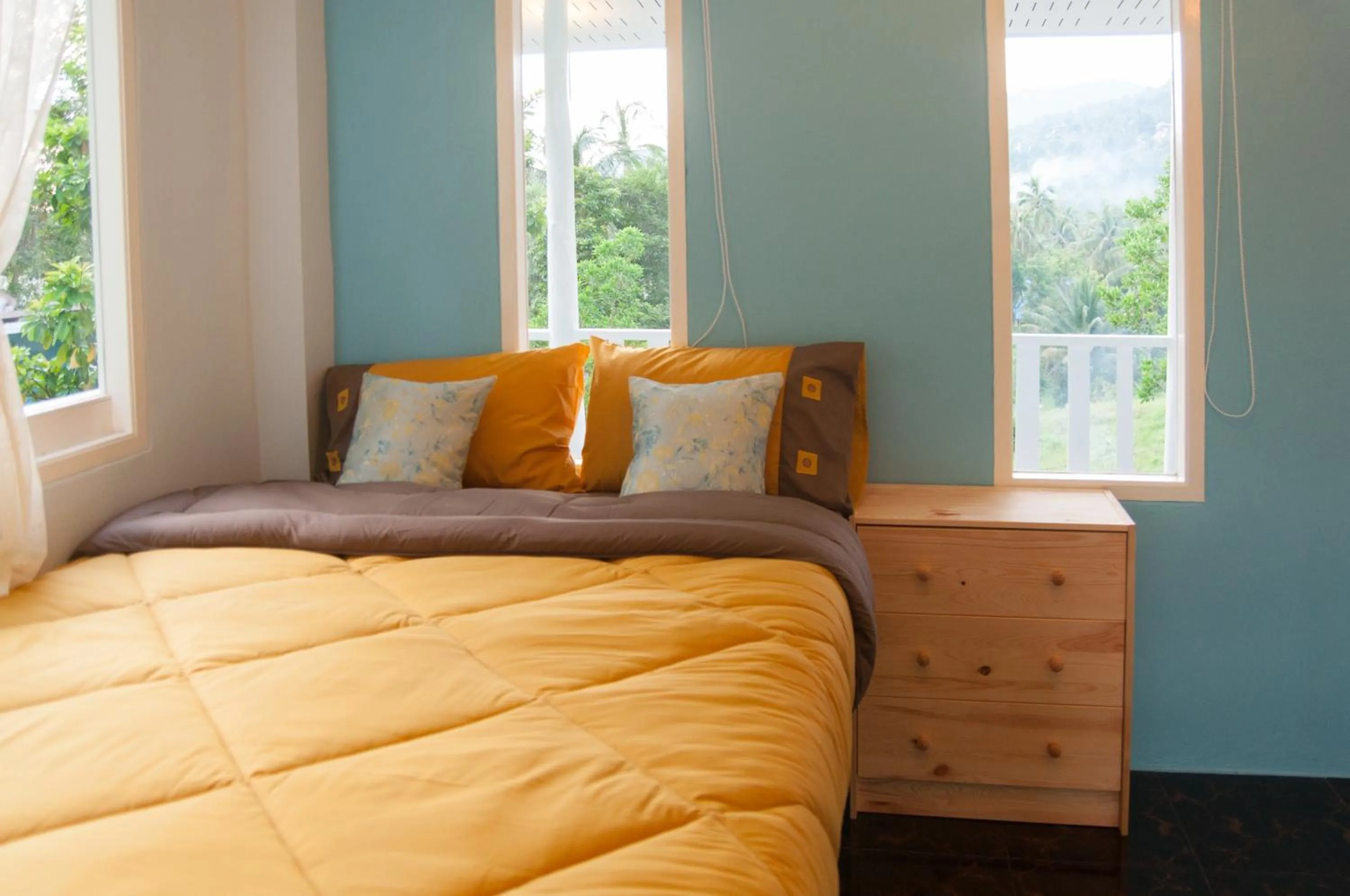 Bedroom, Bed in Kiri Tawan