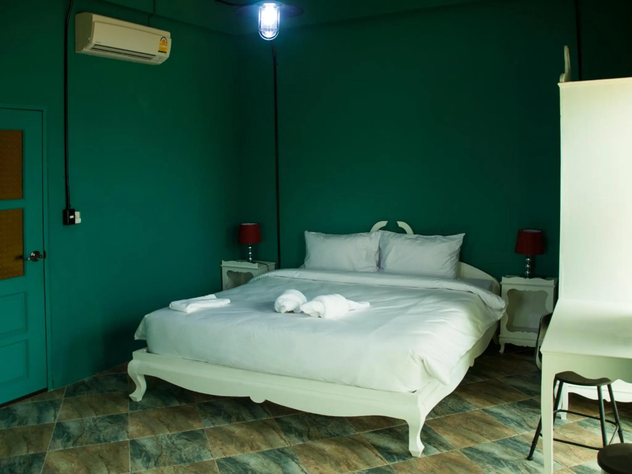 Shower, Bed in Casacool Hotel