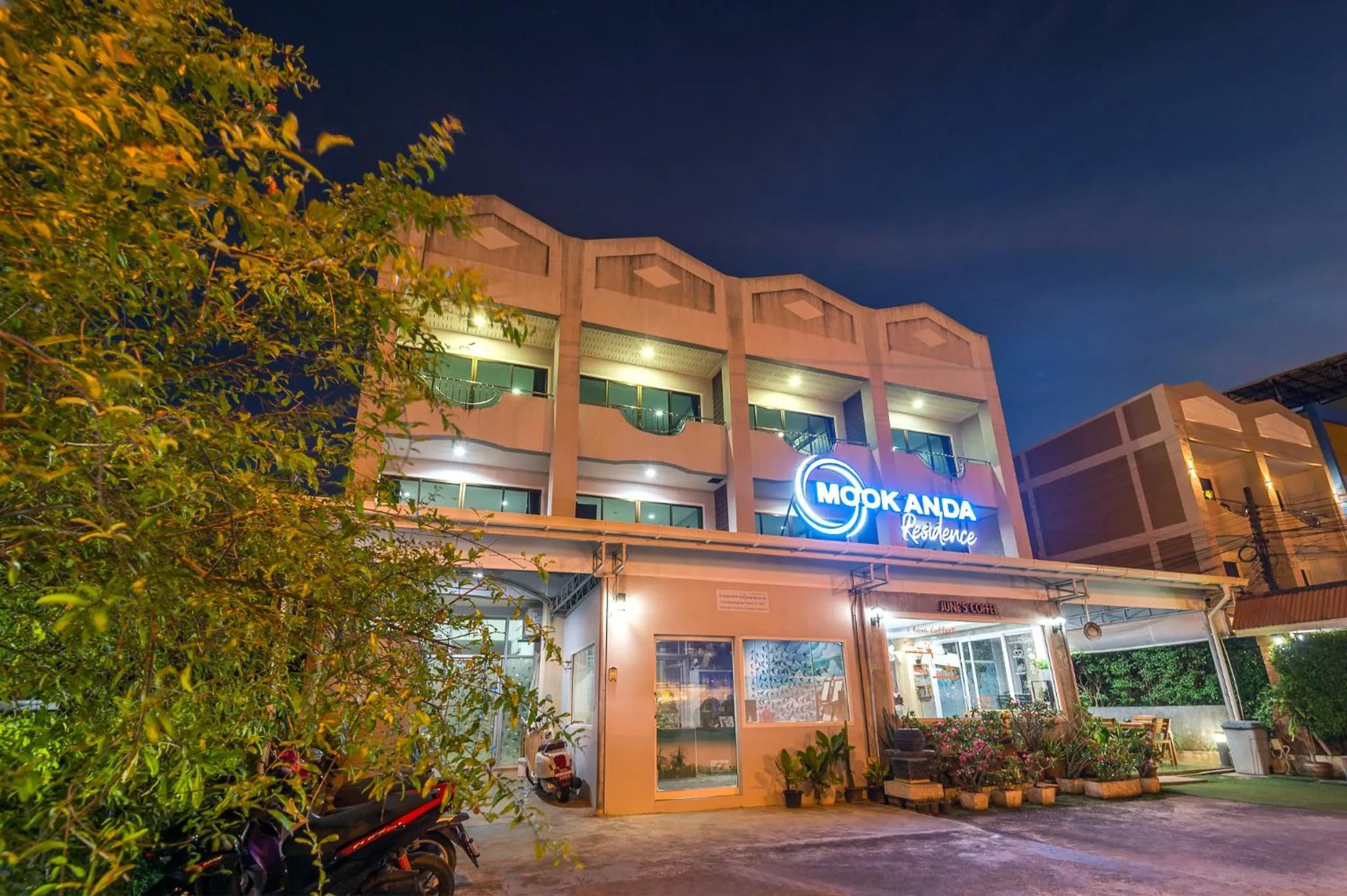 Property building in Mookanda Residence