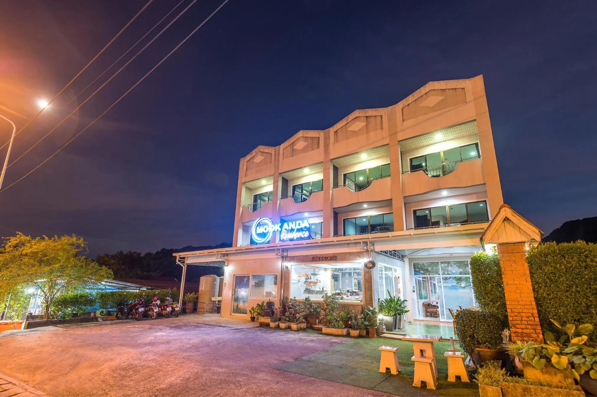 Property building in Mookanda Residence