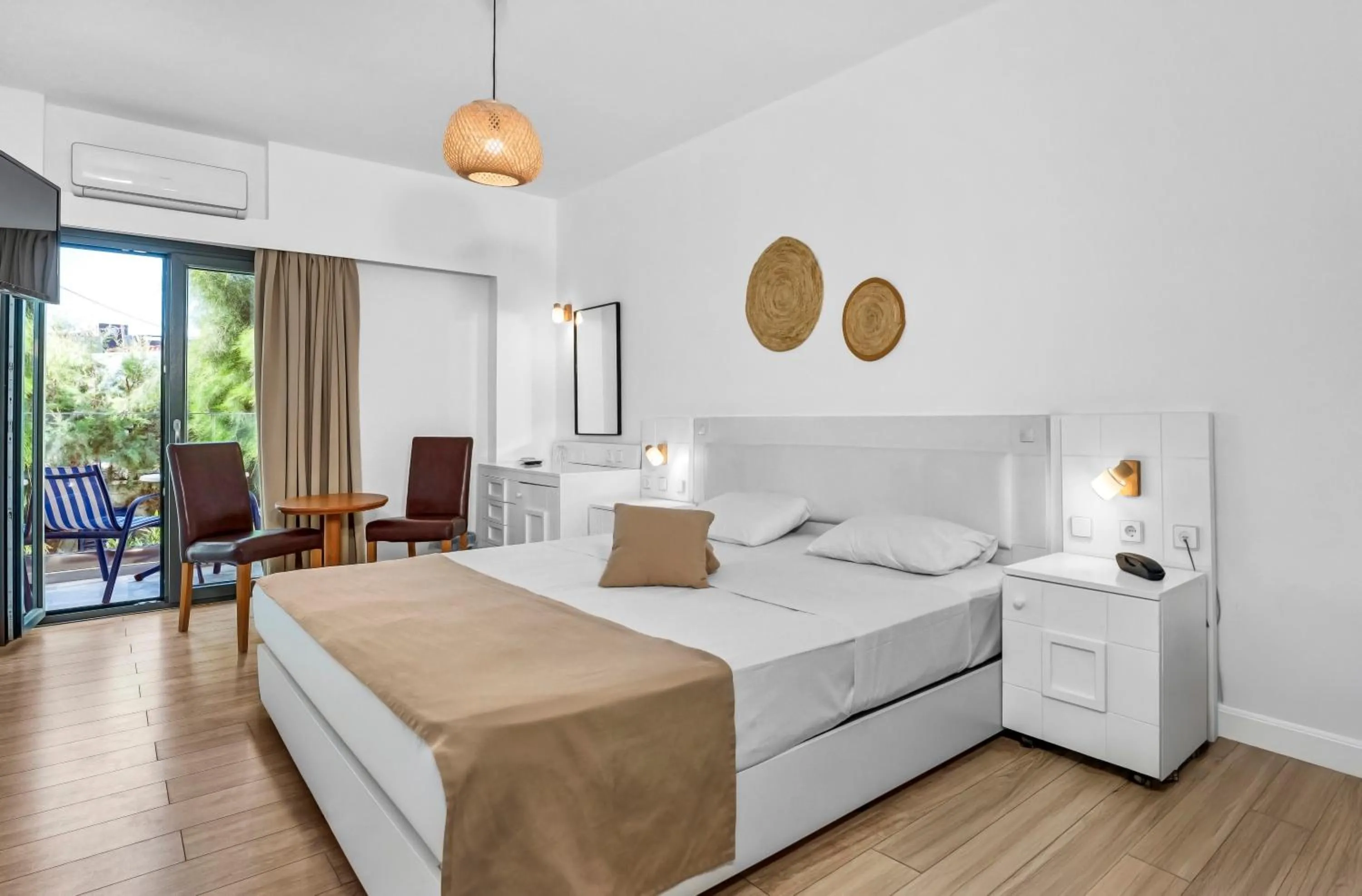 Bed in Sunset Beach Hotel