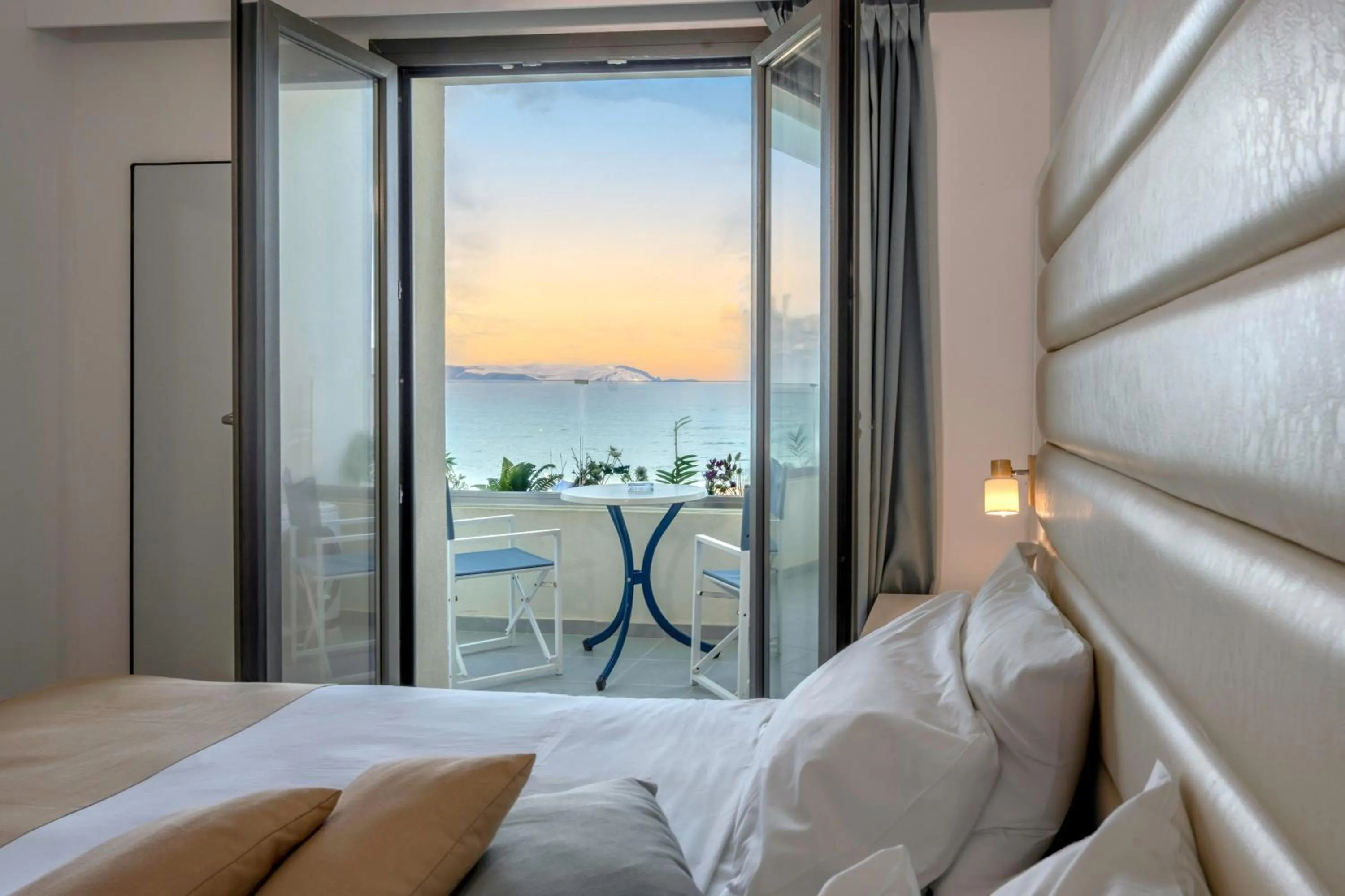 Bed in Sunset Beach Hotel