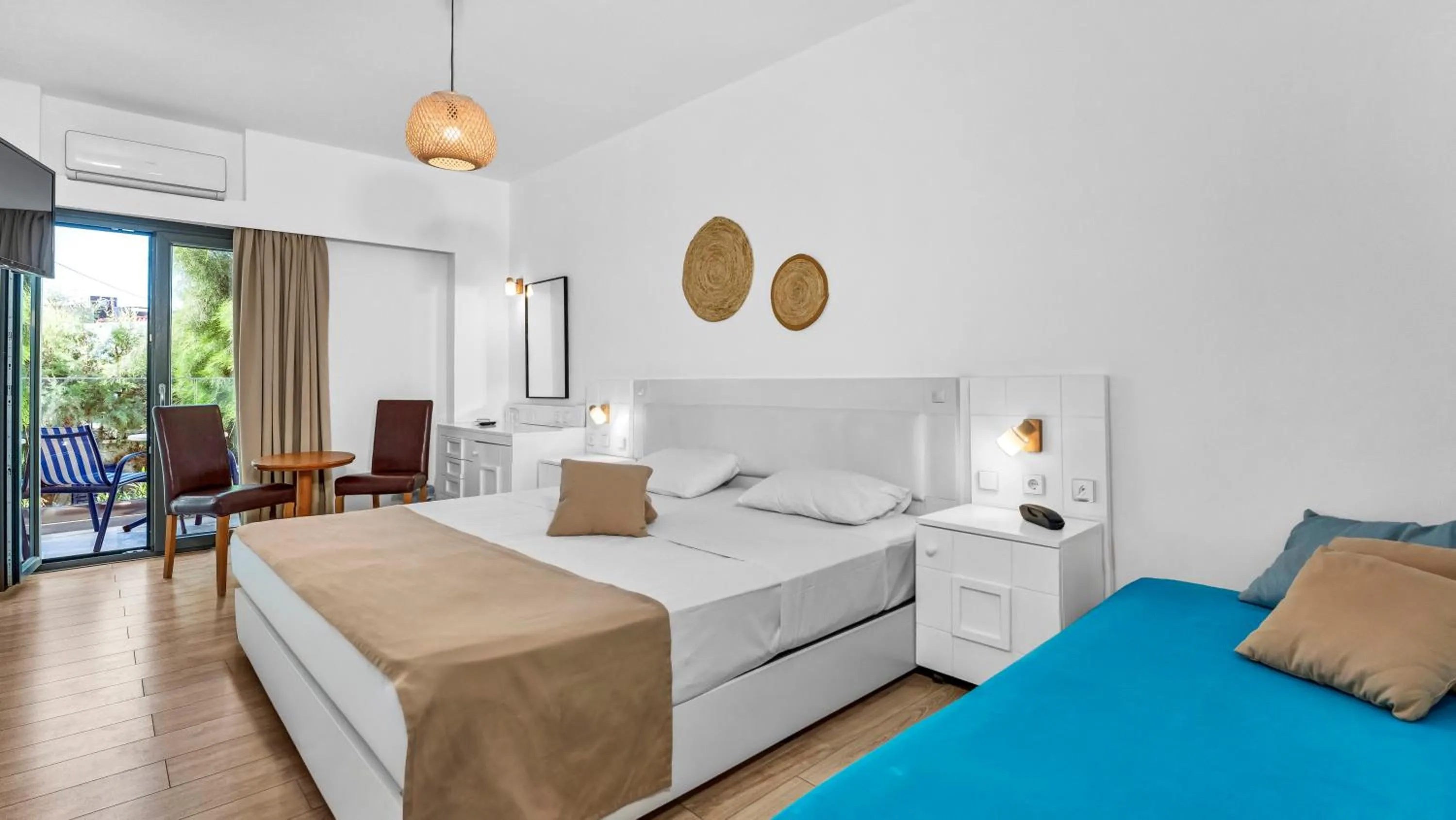 Bed in Sunset Beach Hotel