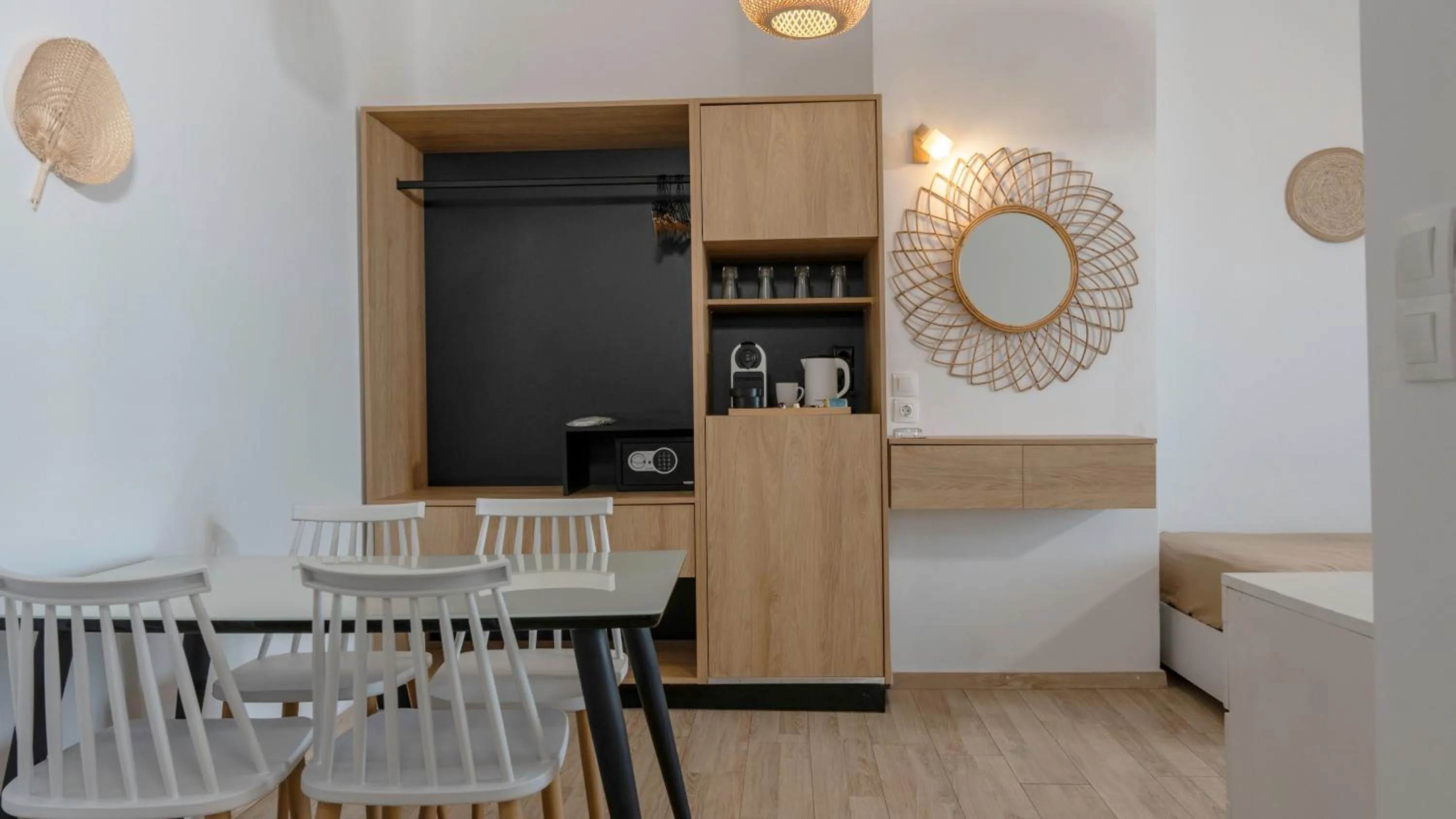 Coffee/tea facilities in Sunset Beach Hotel