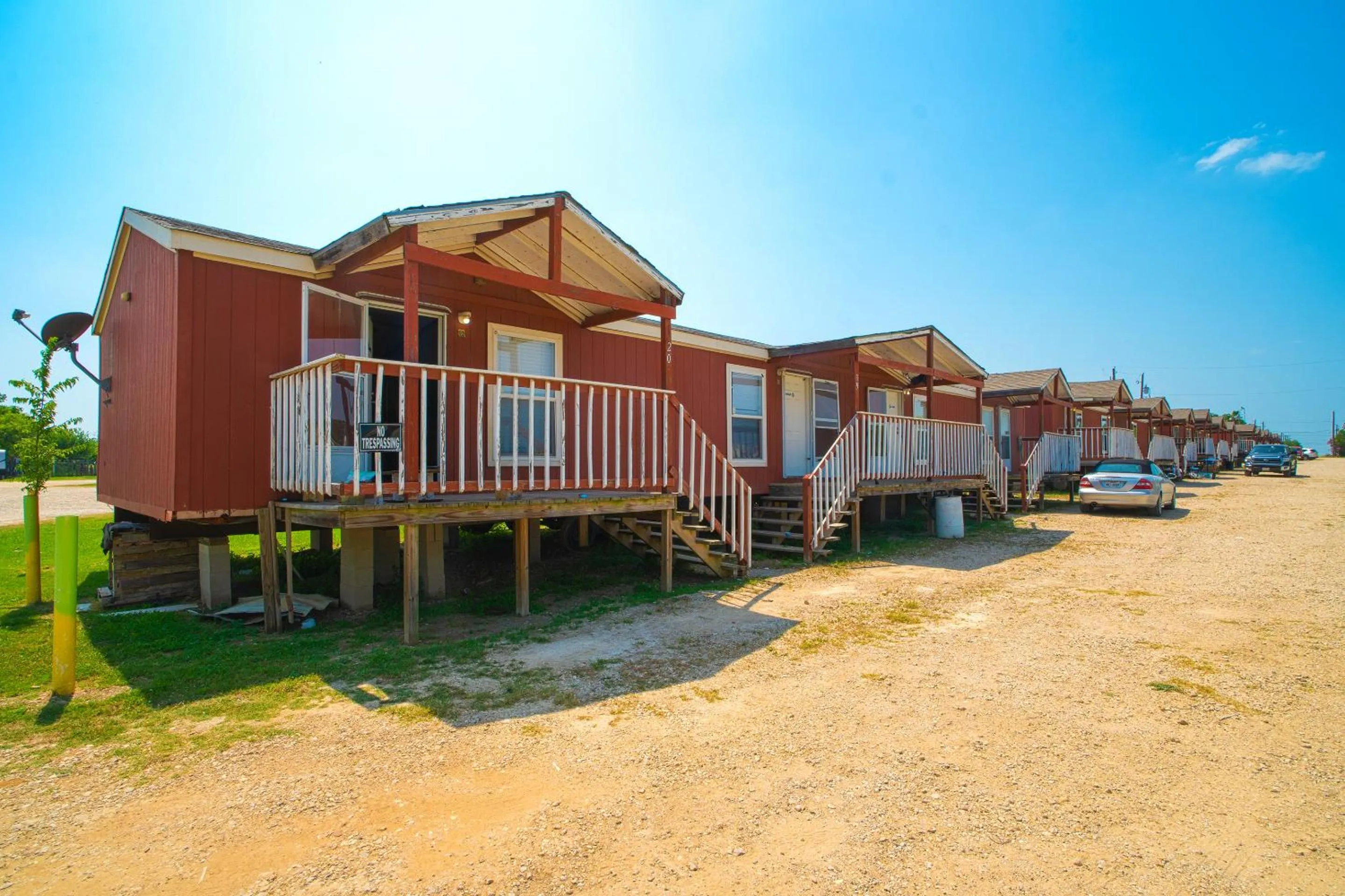 Parking in Grand Eagle Ford Lodge & RV Park