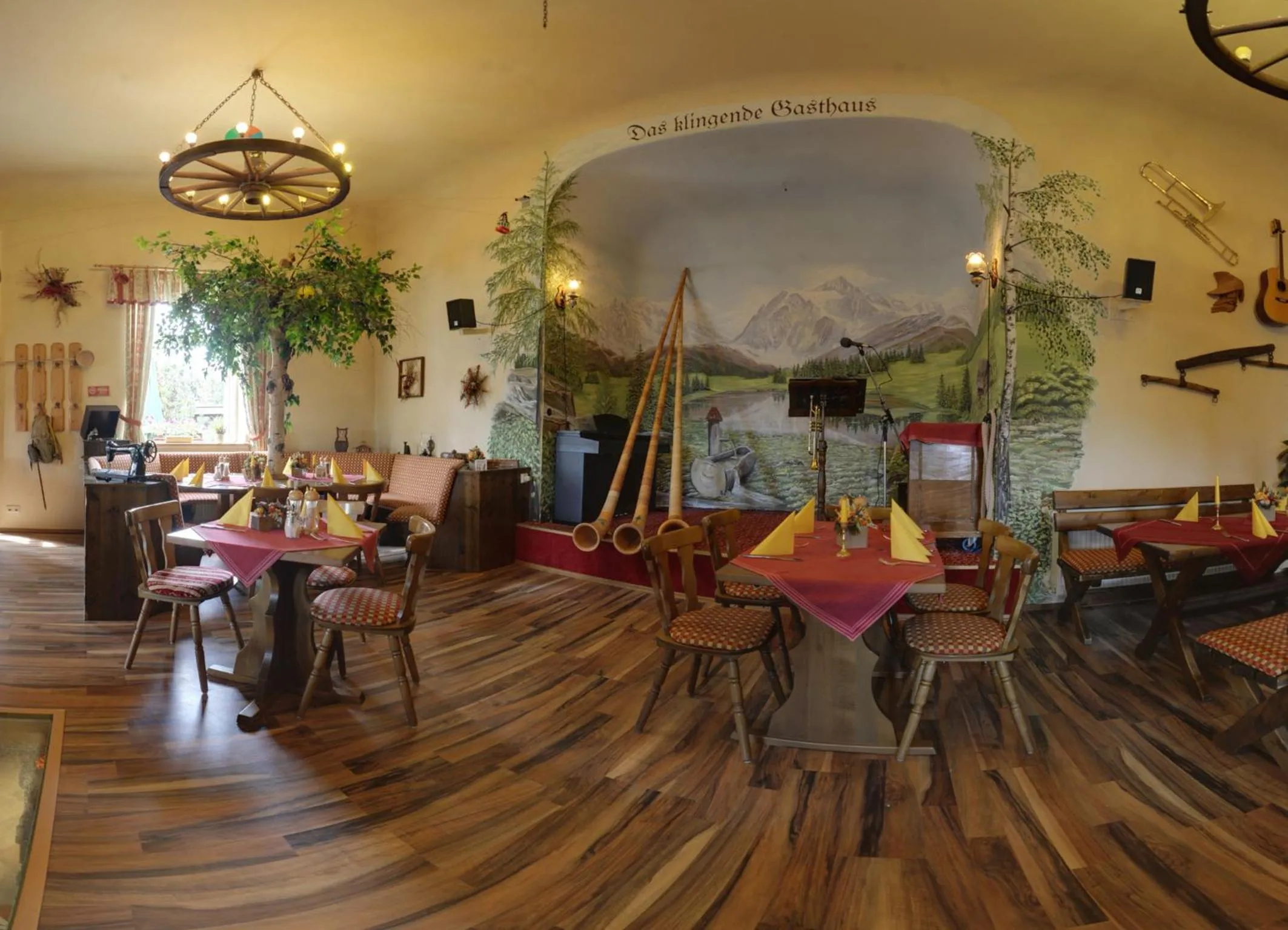 Restaurant/places to eat in Hotel Alpenhof