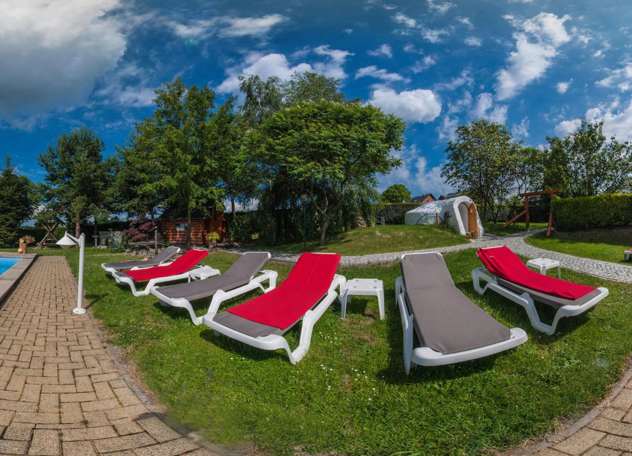 Garden in Hotel Alpenhof