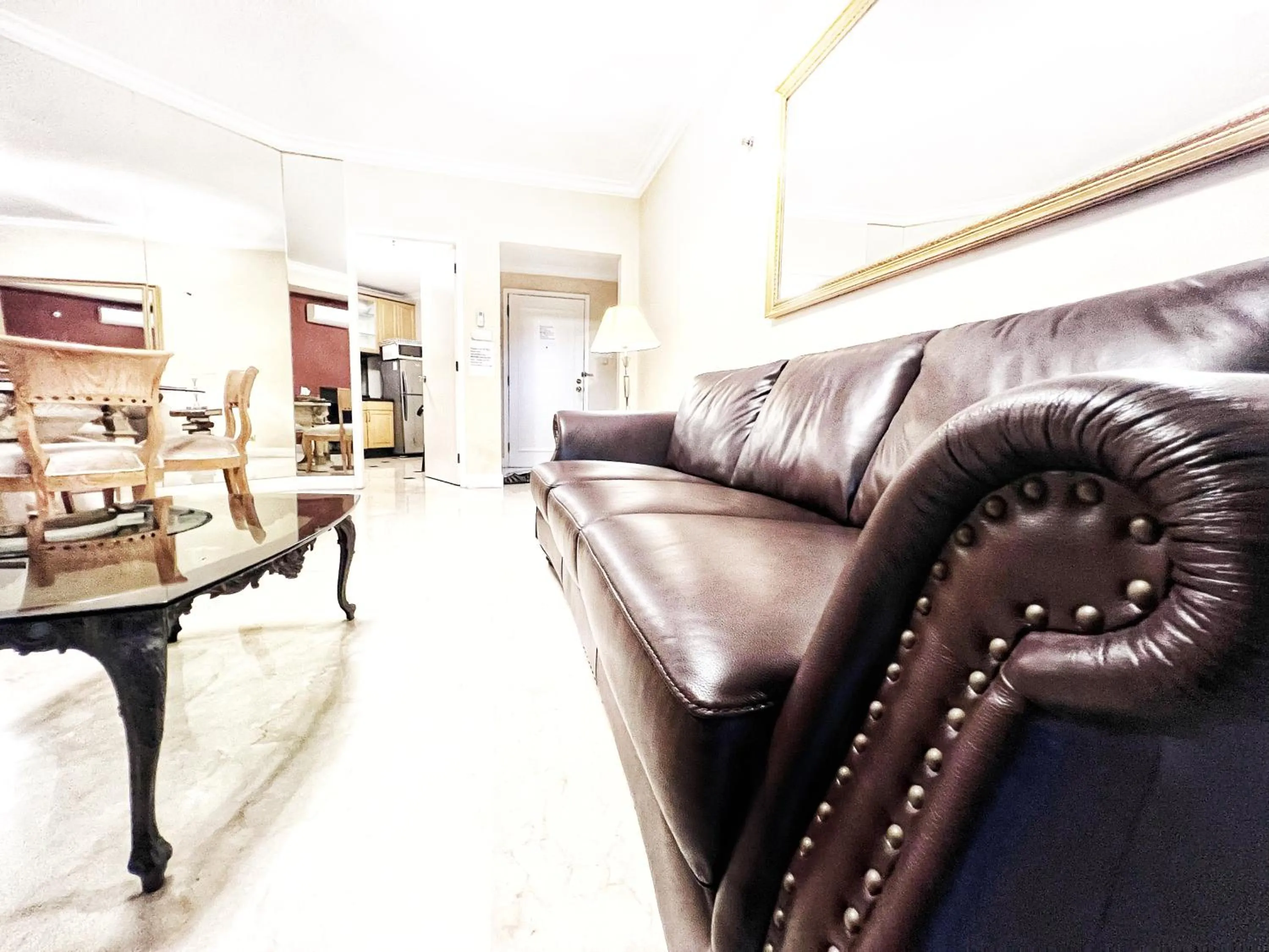 Living room in Batavia Apartment ST