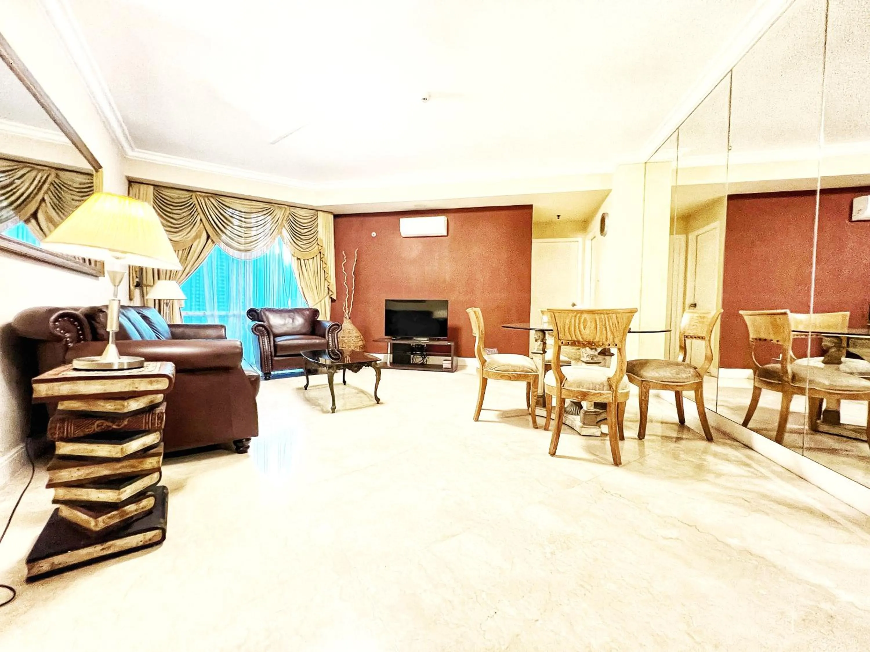 Living room in Batavia Apartment ST