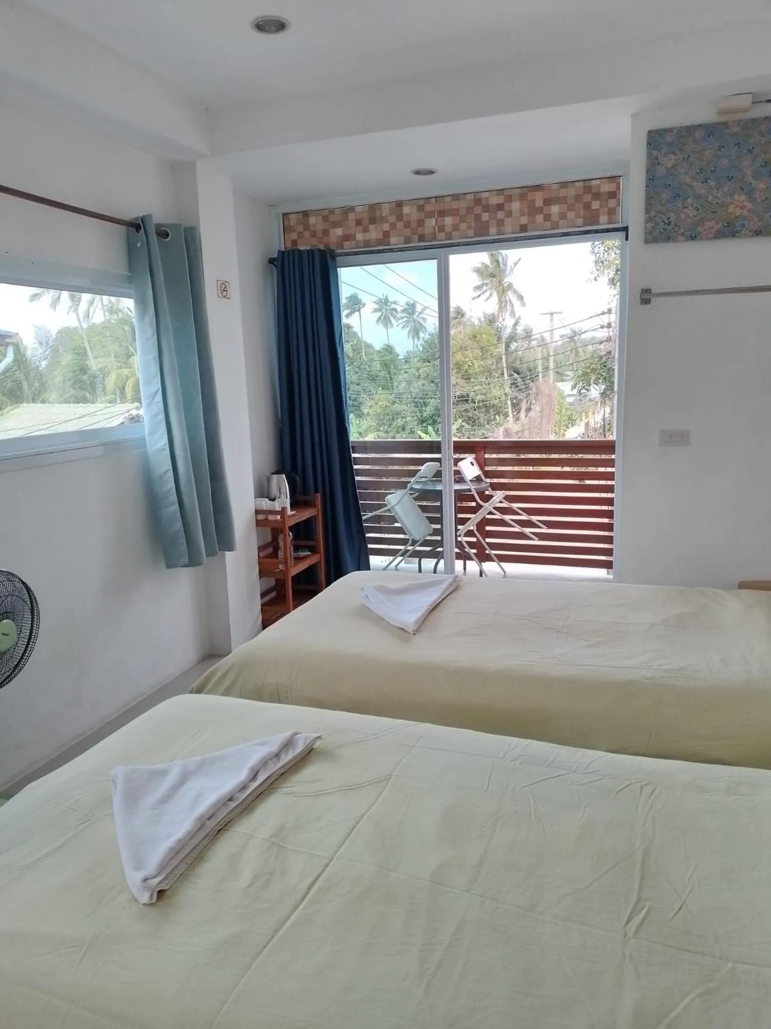 Photo of the whole room, Bed in Sleep inn Samui