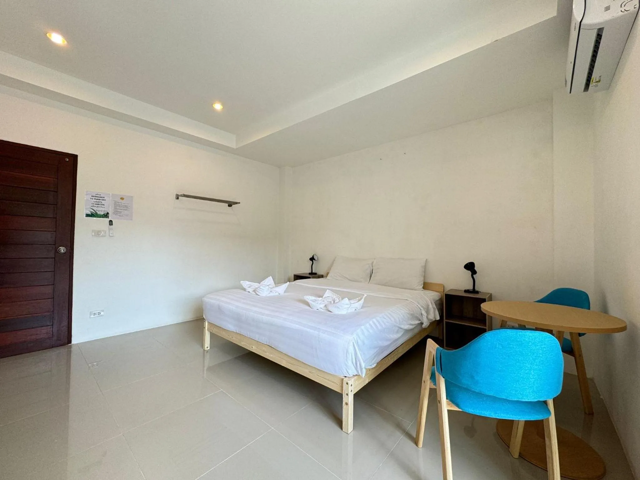 Photo of the whole room, Bed in Sleep inn Samui