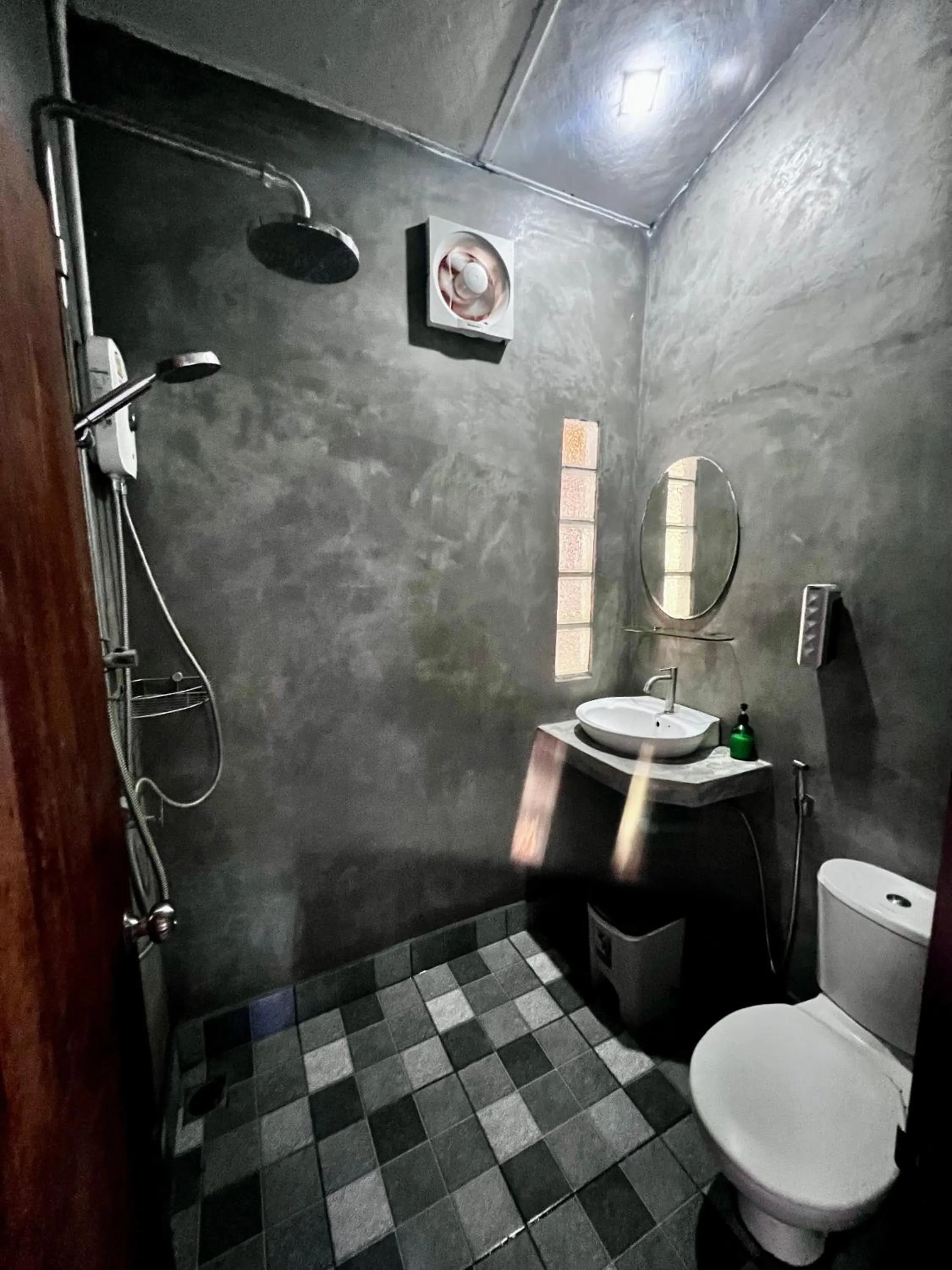 Bathroom in Adang Sea Divers & Eco Lodge