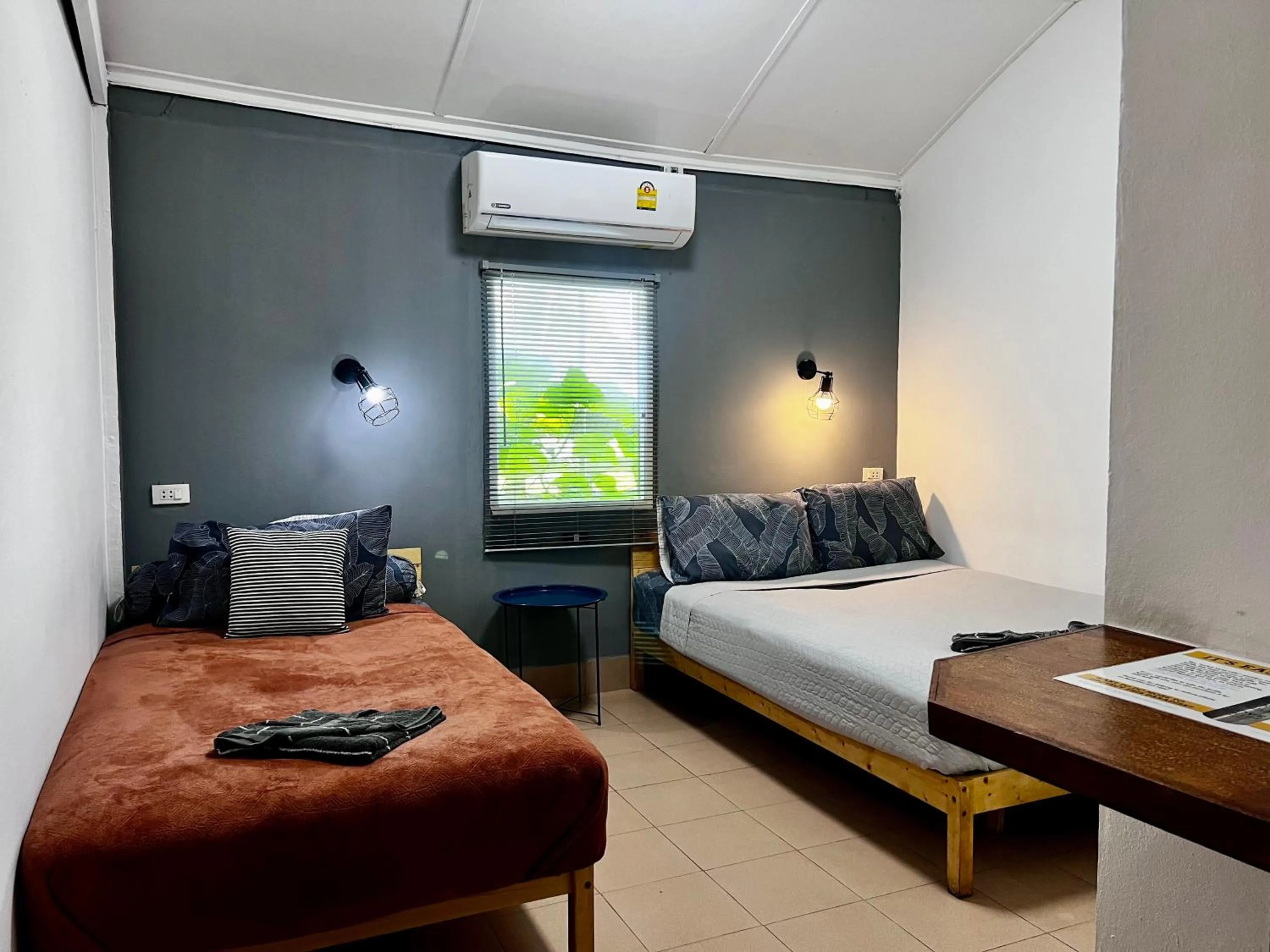 Bed in Adang Sea Divers & Eco Lodge