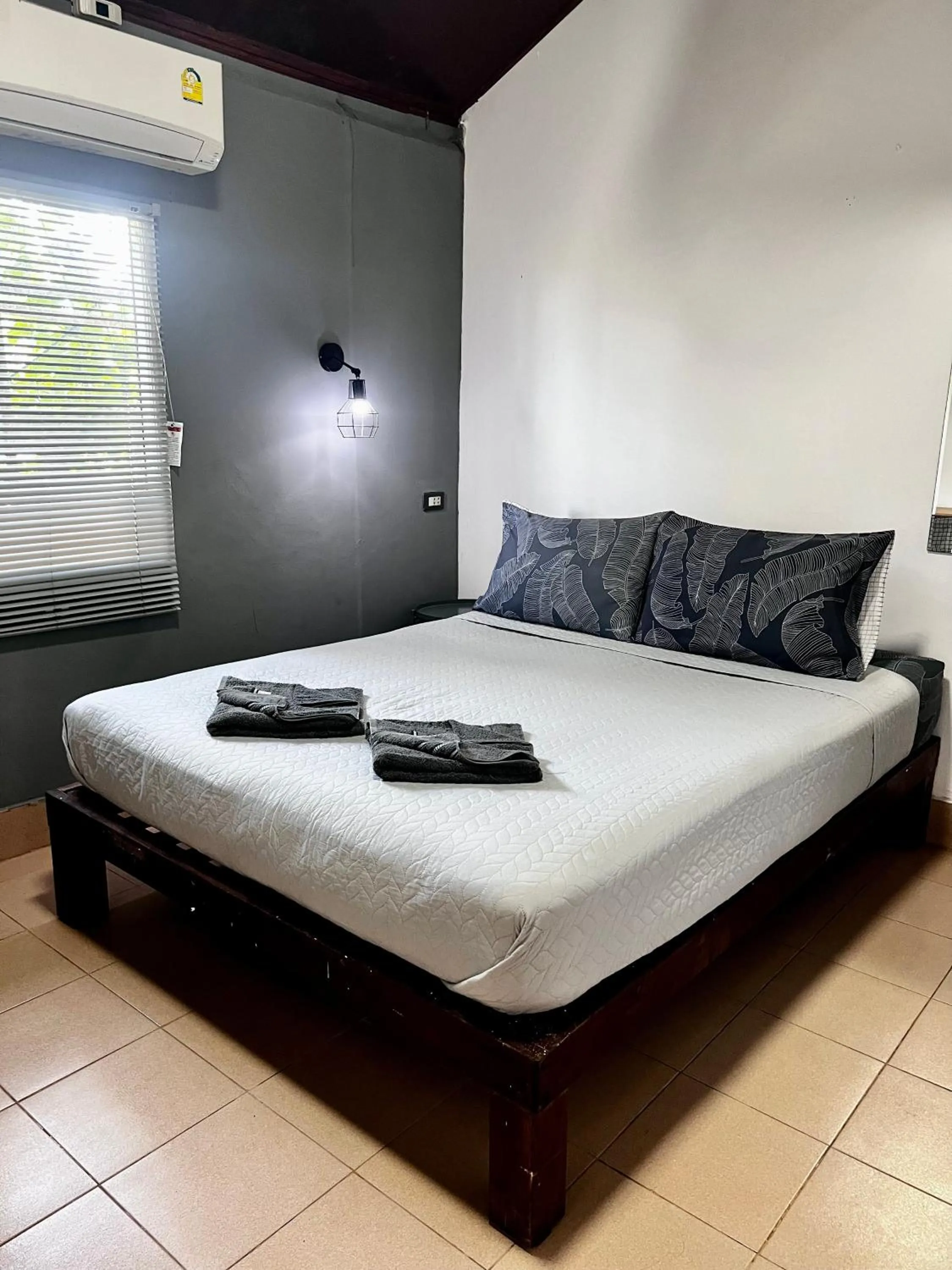 Bed in Adang Sea Divers & Eco Lodge