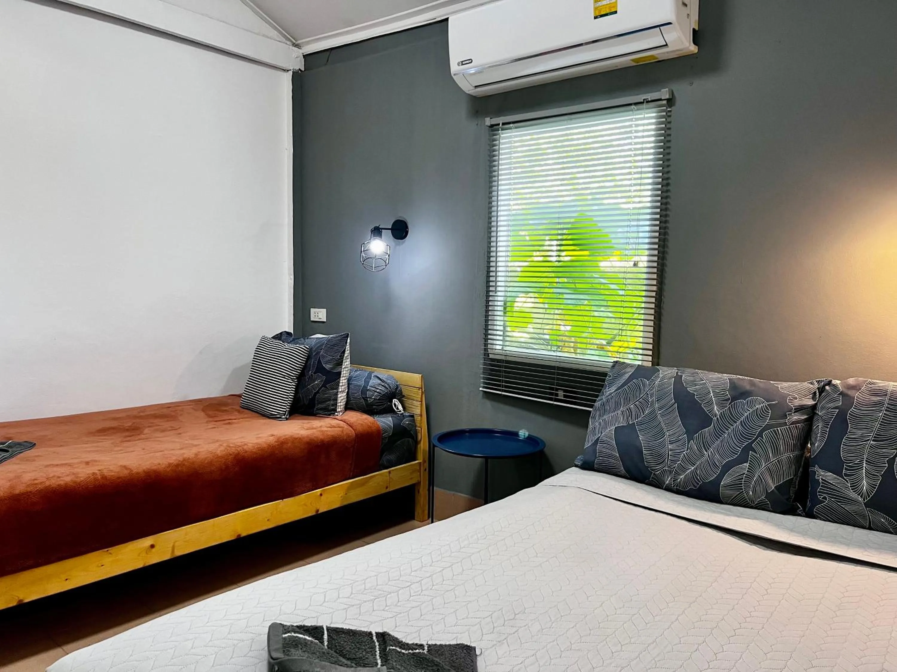 Bed in Adang Sea Divers & Eco Lodge