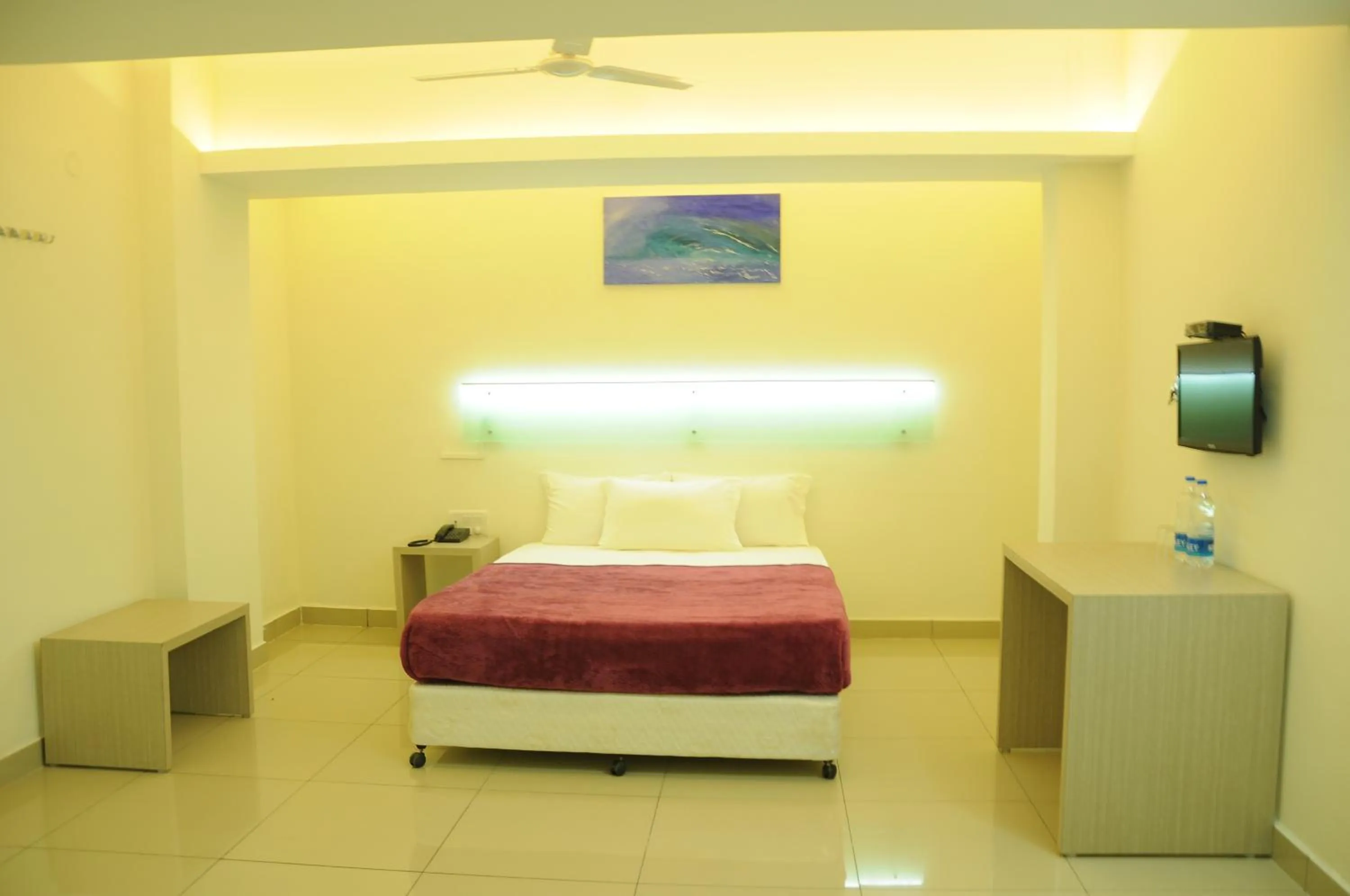 Photo of the whole room in Cinnamon Residency