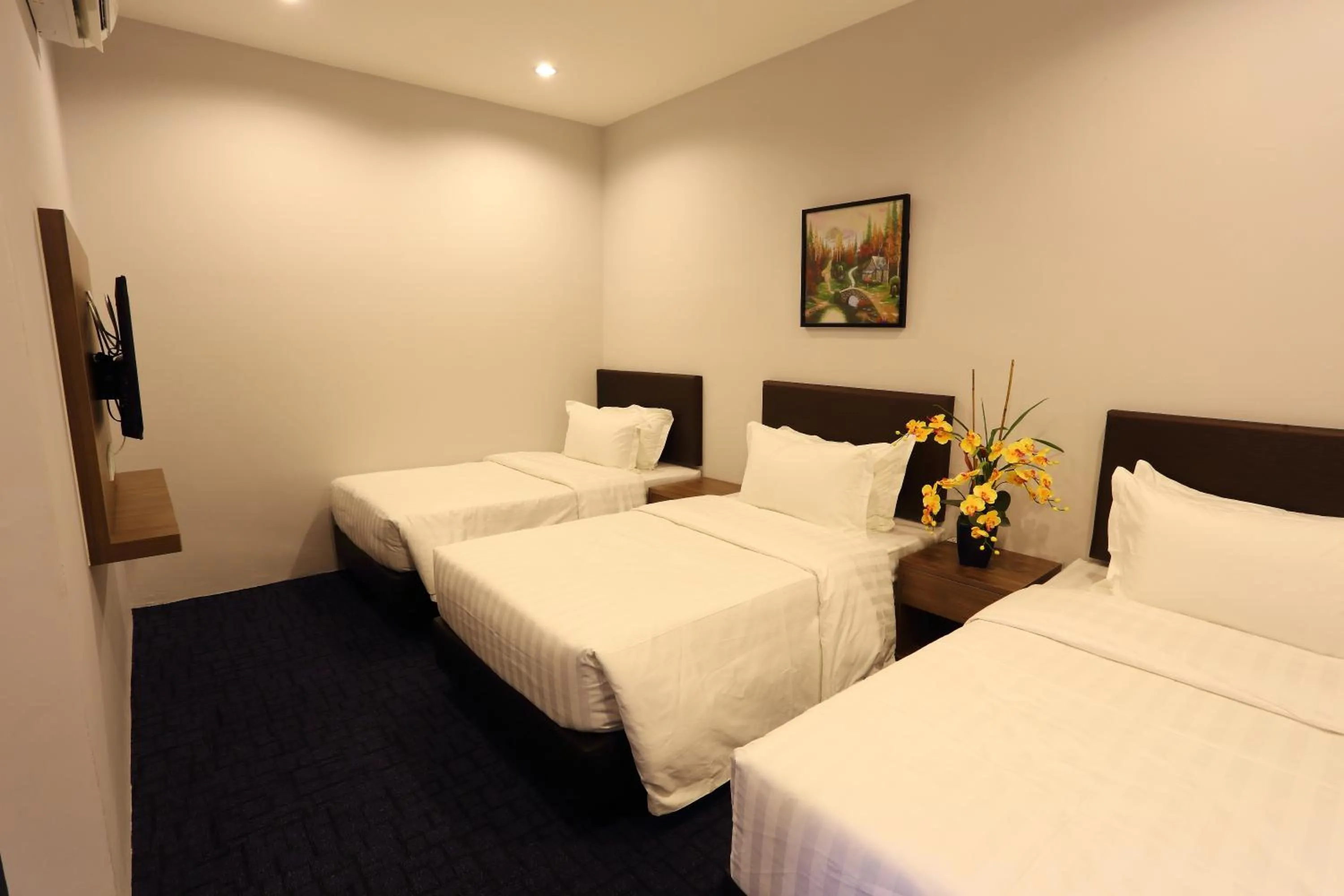 Photo of the whole room, Bed in S Boutique Hotel