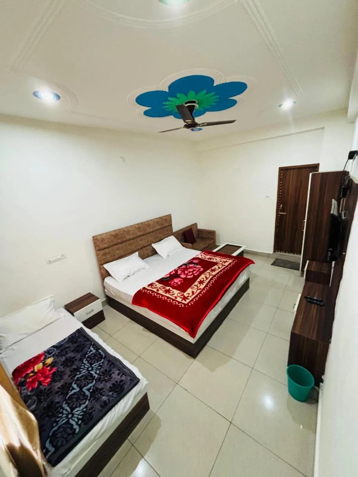 Bed in Hotel Lake View Paradise