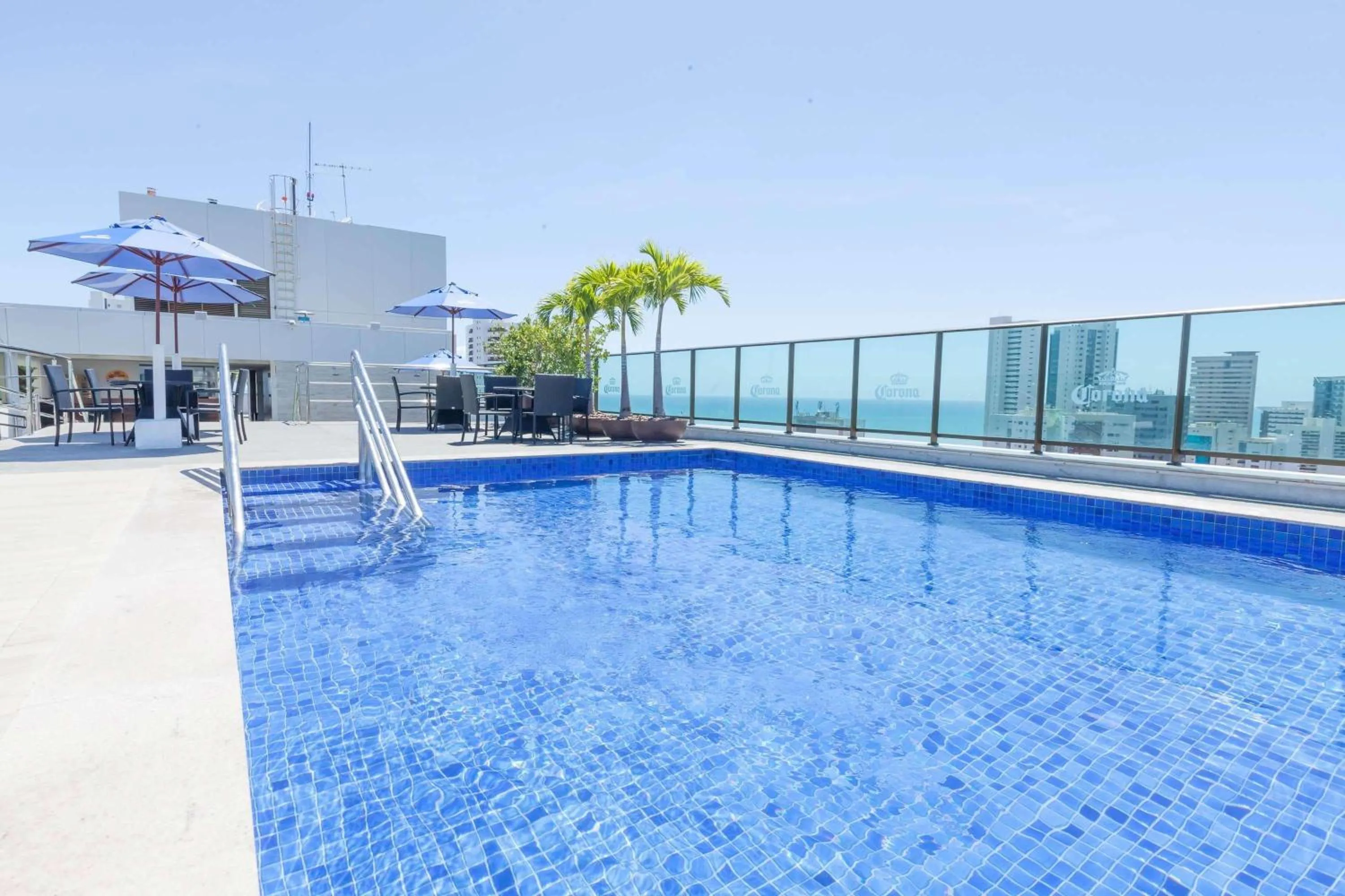 Swimming pool in Roomo Transamerica Recife Boa Viagem
