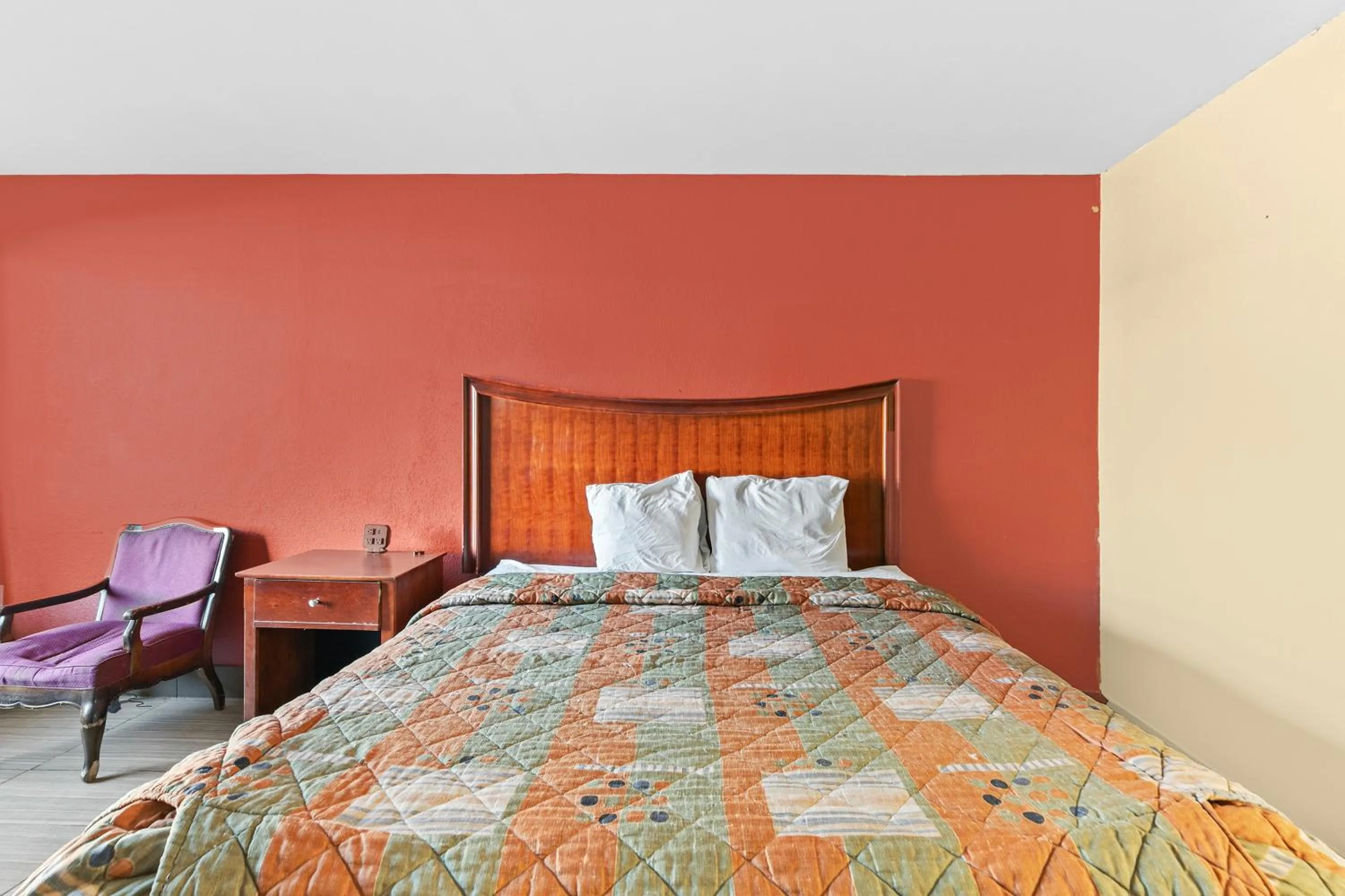 Bedroom, Bed in Luxury Inn By Hotel O Hattiesburg, MS