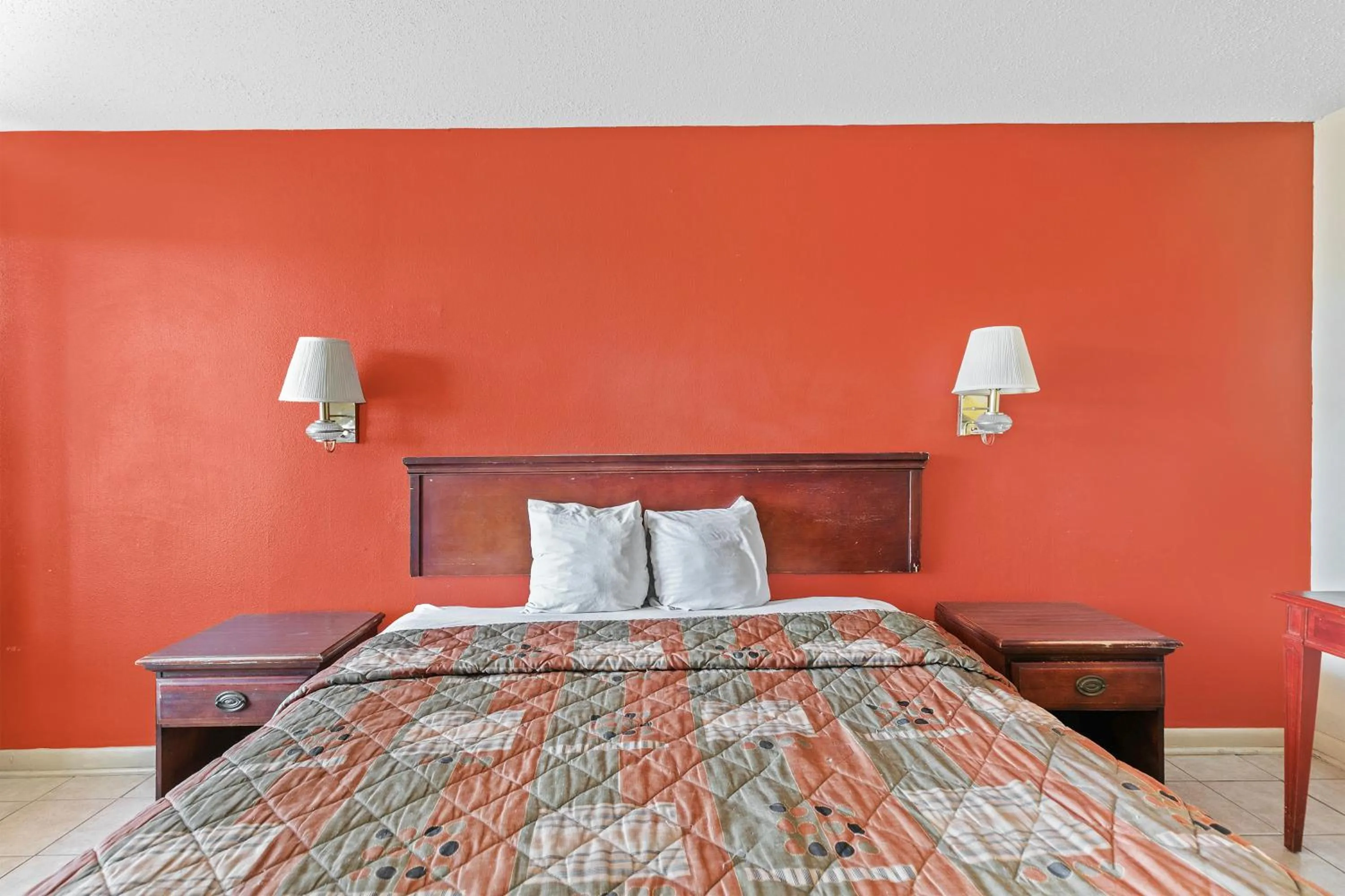 Bedroom, Bed in Luxury Inn By Hotel O Hattiesburg, MS