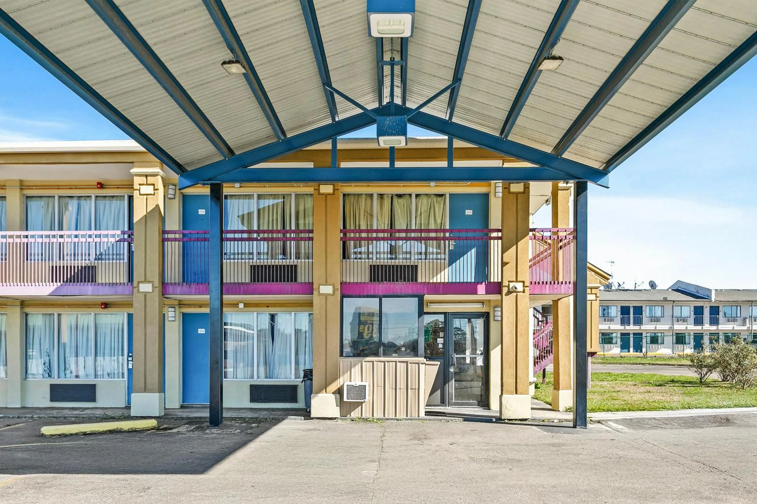 Property building in Luxury Inn By Hotel O Hattiesburg, MS