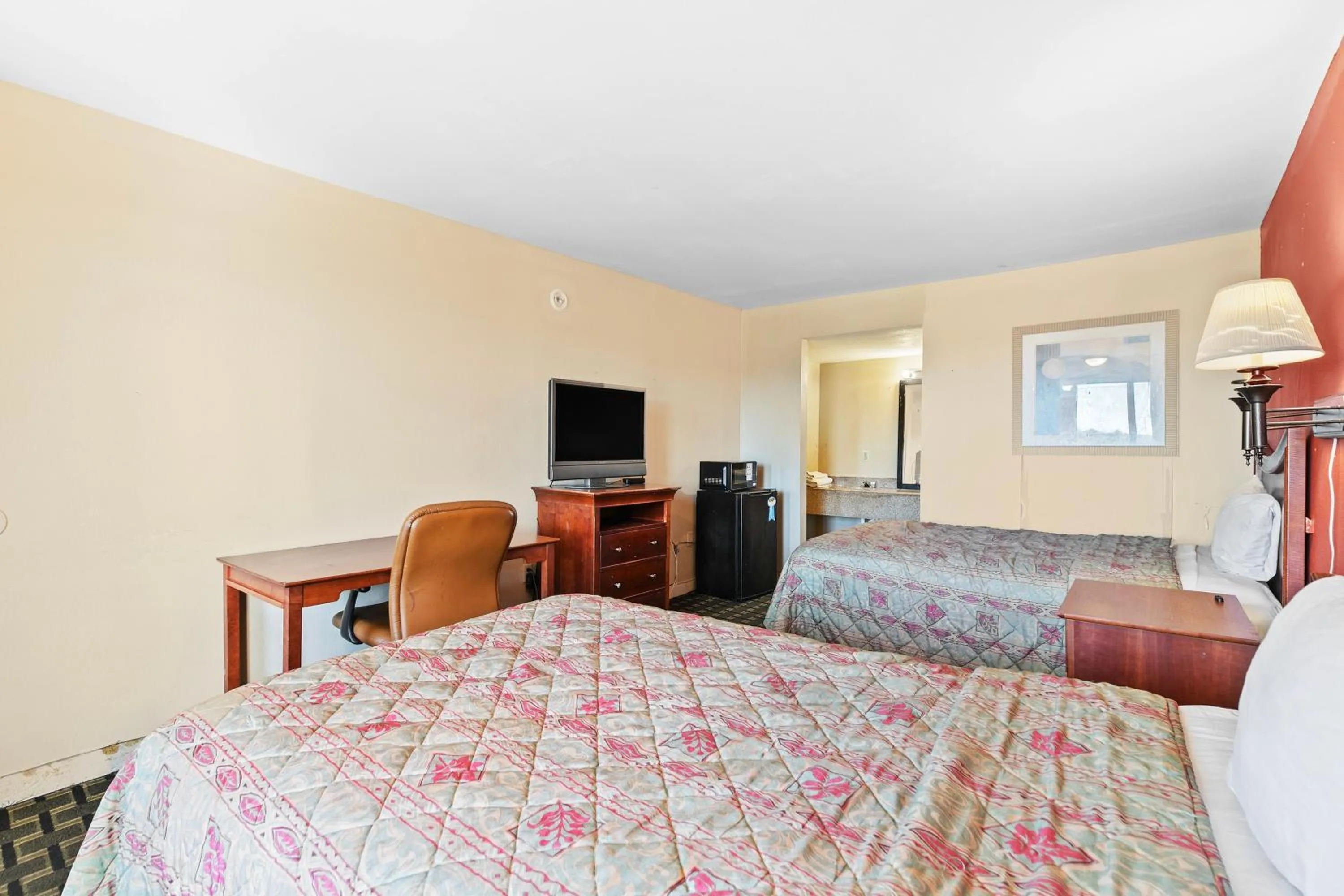 Bedroom, Bed in Luxury Inn By Hotel O Hattiesburg, MS