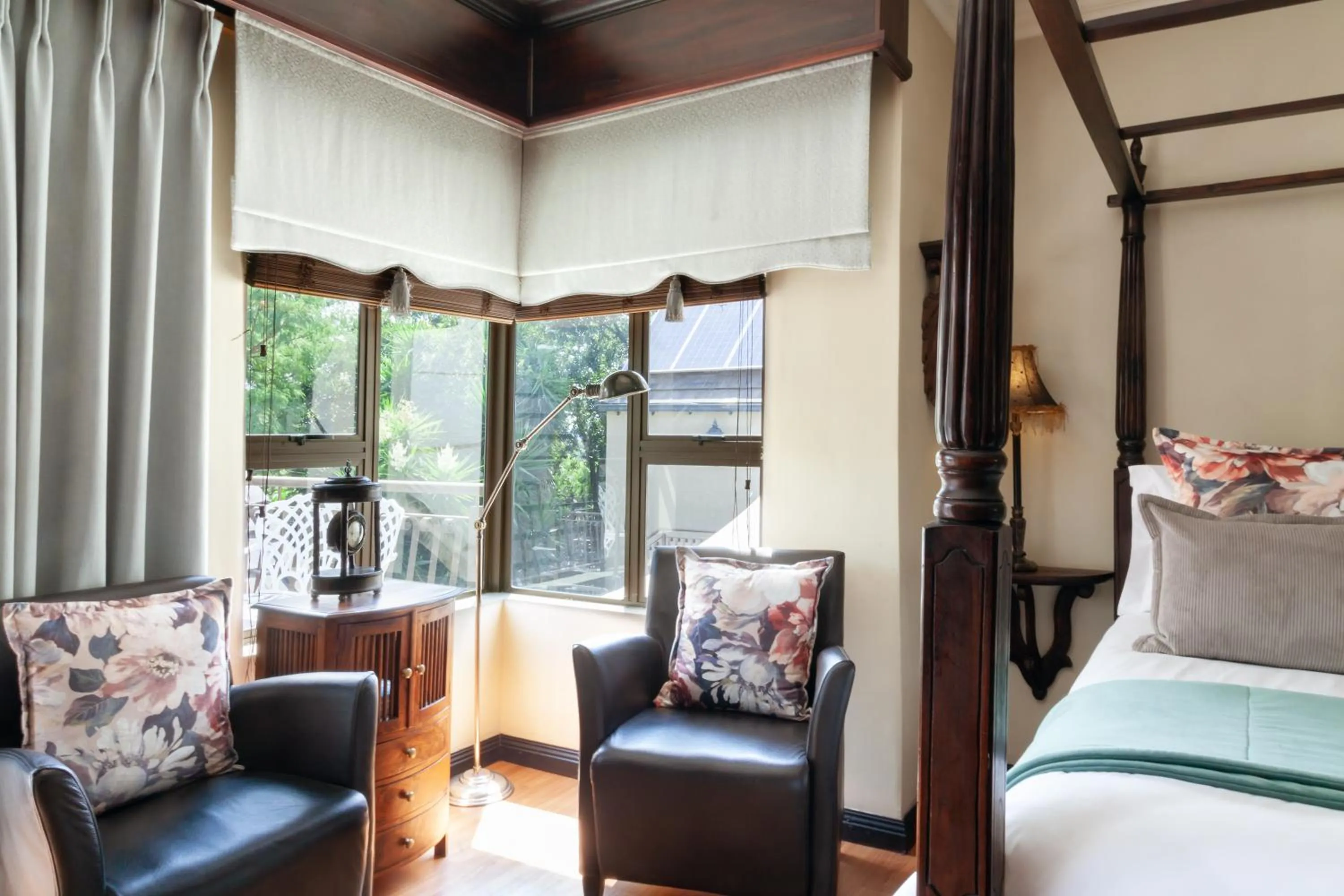 Bedroom, Bed in InnJoy Boutique Hotel